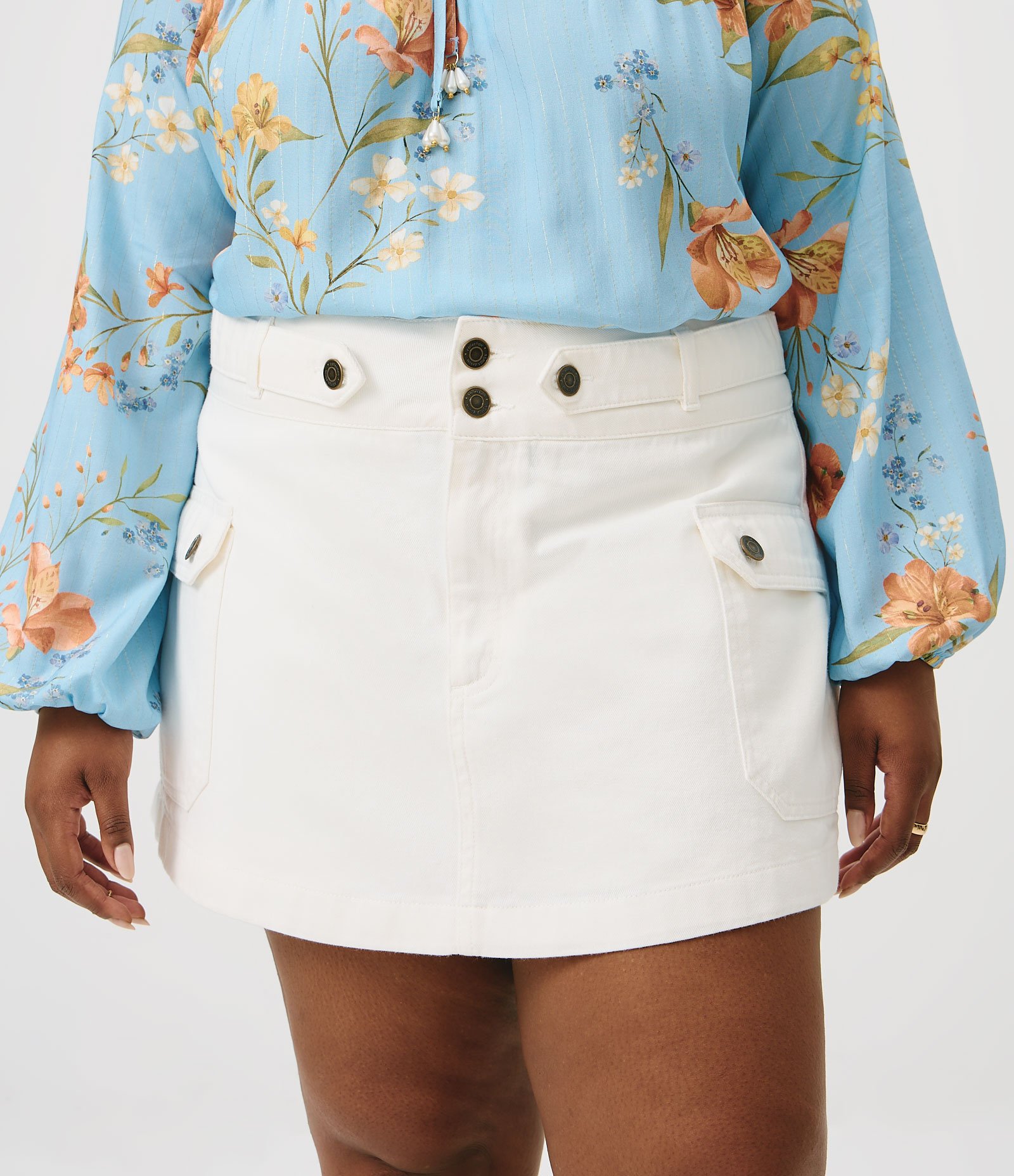 Short Saia Sarja com Bolsos Cargo Curve & Plus Size Bege 2