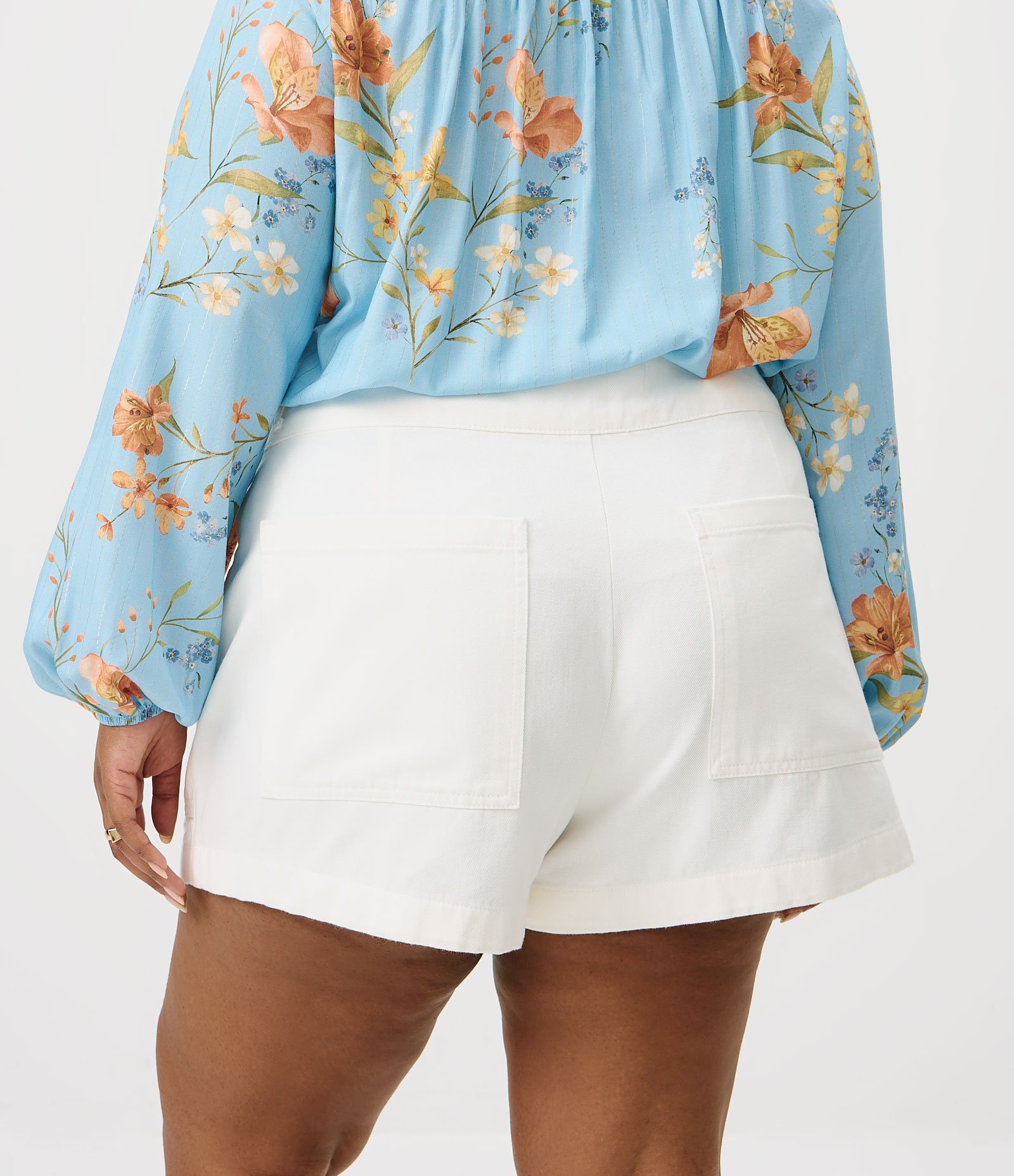 Short Saia Sarja com Bolsos Cargo Curve & Plus Size Bege 5