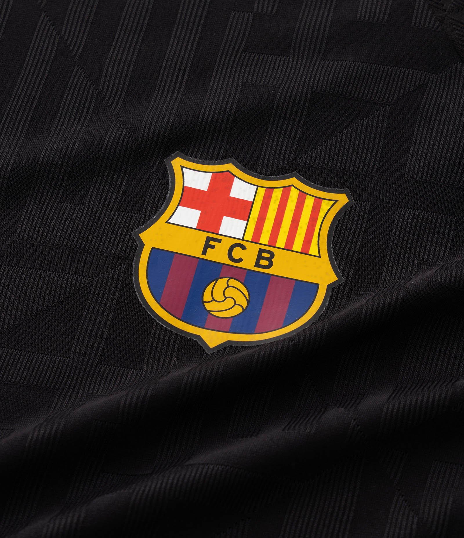 Camiseta Infantil Barcelona Textura Geométrica com Escudo Aplicado - Tam 5 a 14 Anos Preto 7