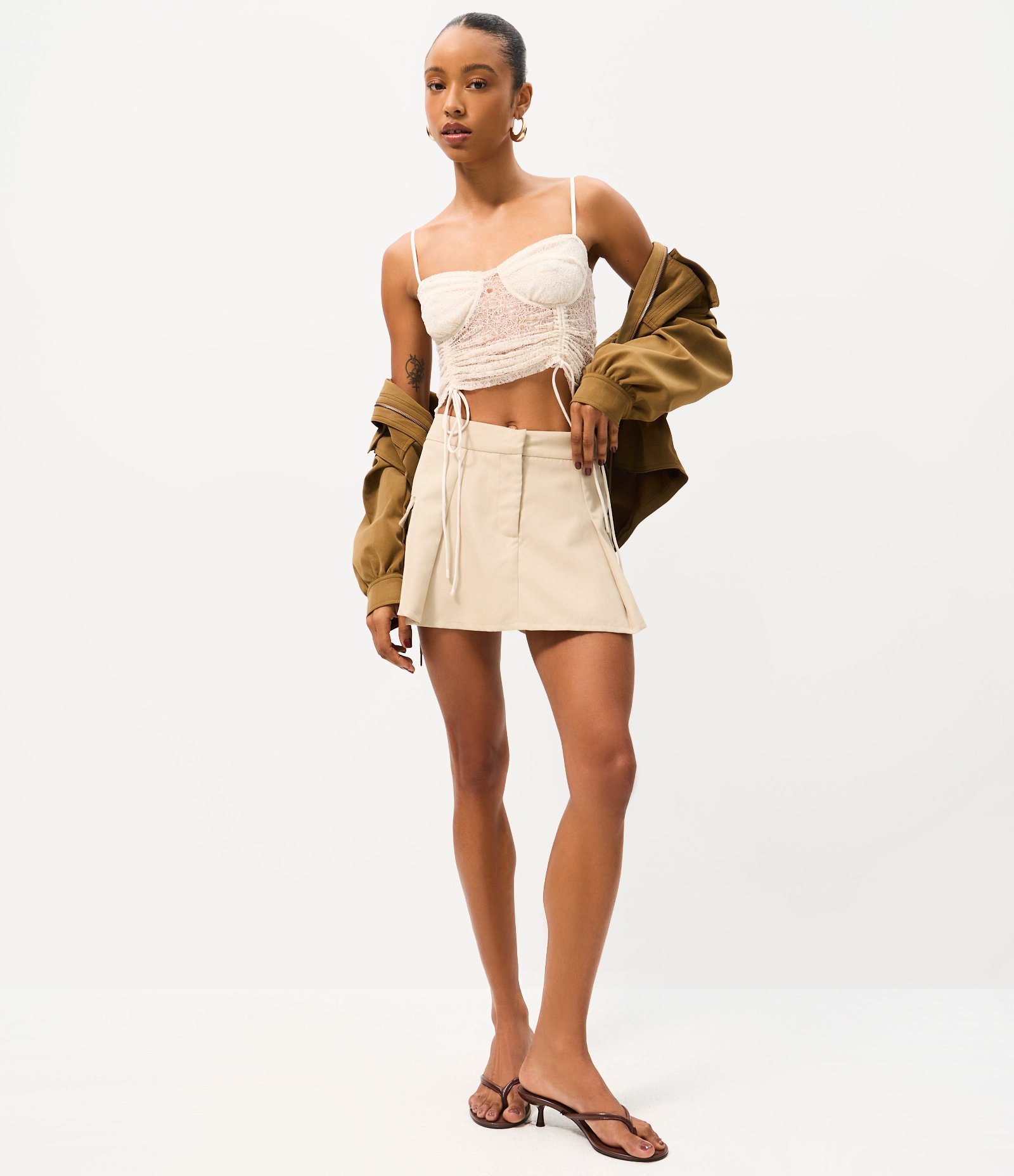 Blusa Corset em Renda com Alças Reguláveis e Amarrações Off White 2