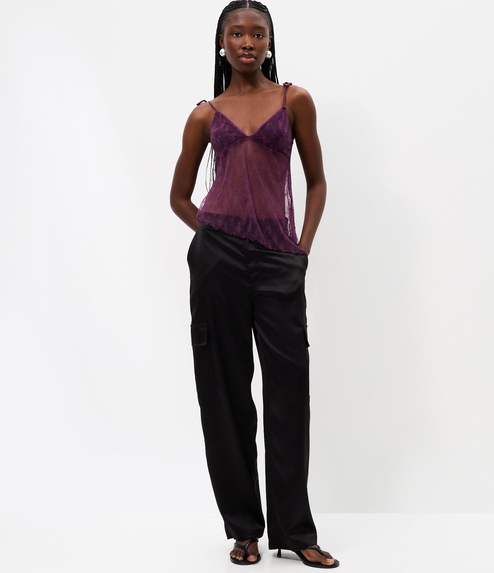 Blusa em Renda com Alças de Amarração e Barra Assimétrica Roxo 2