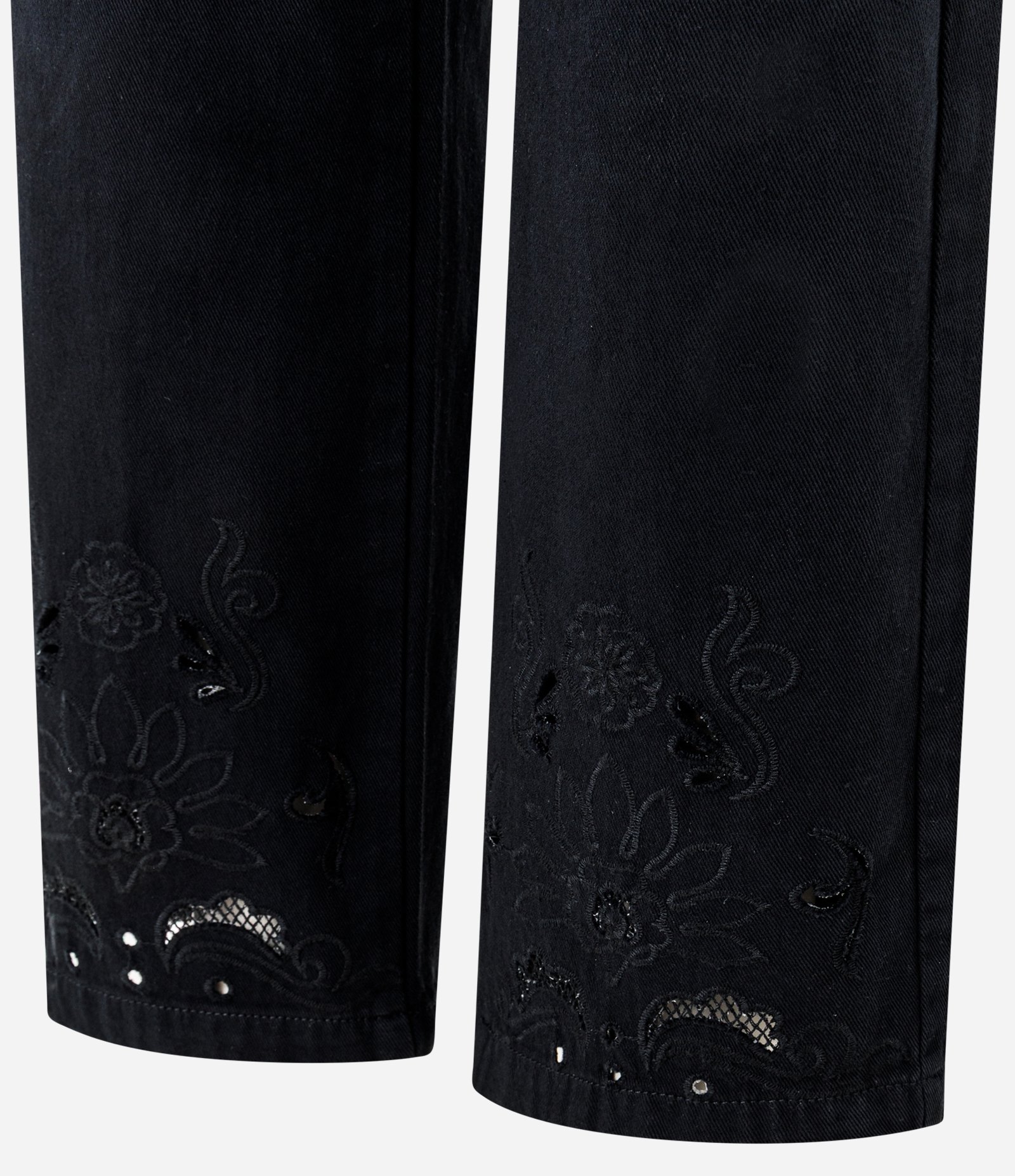 Calça Cropped em Sarja com Bordado Richelieu Preto 7