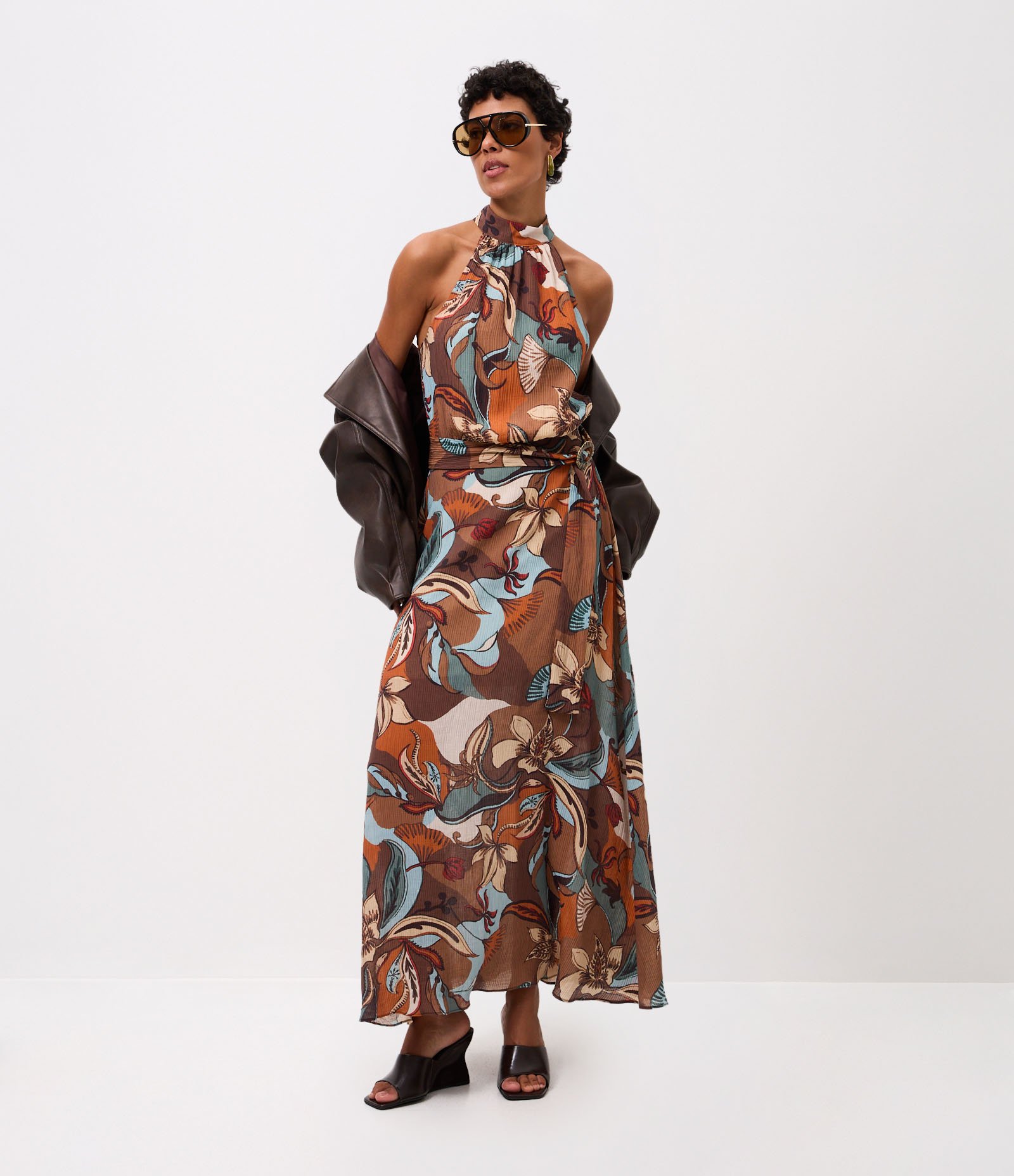 Vestido Longo com Decote Halter Neck e Estampa Floral Multicores 2