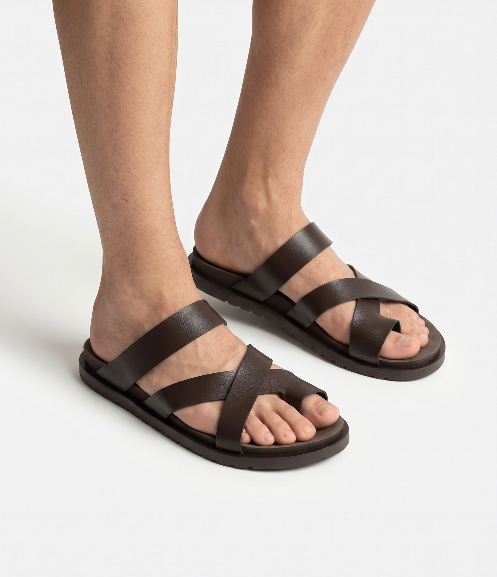 Chinelo de Tiras Cruzadas Marrom 1