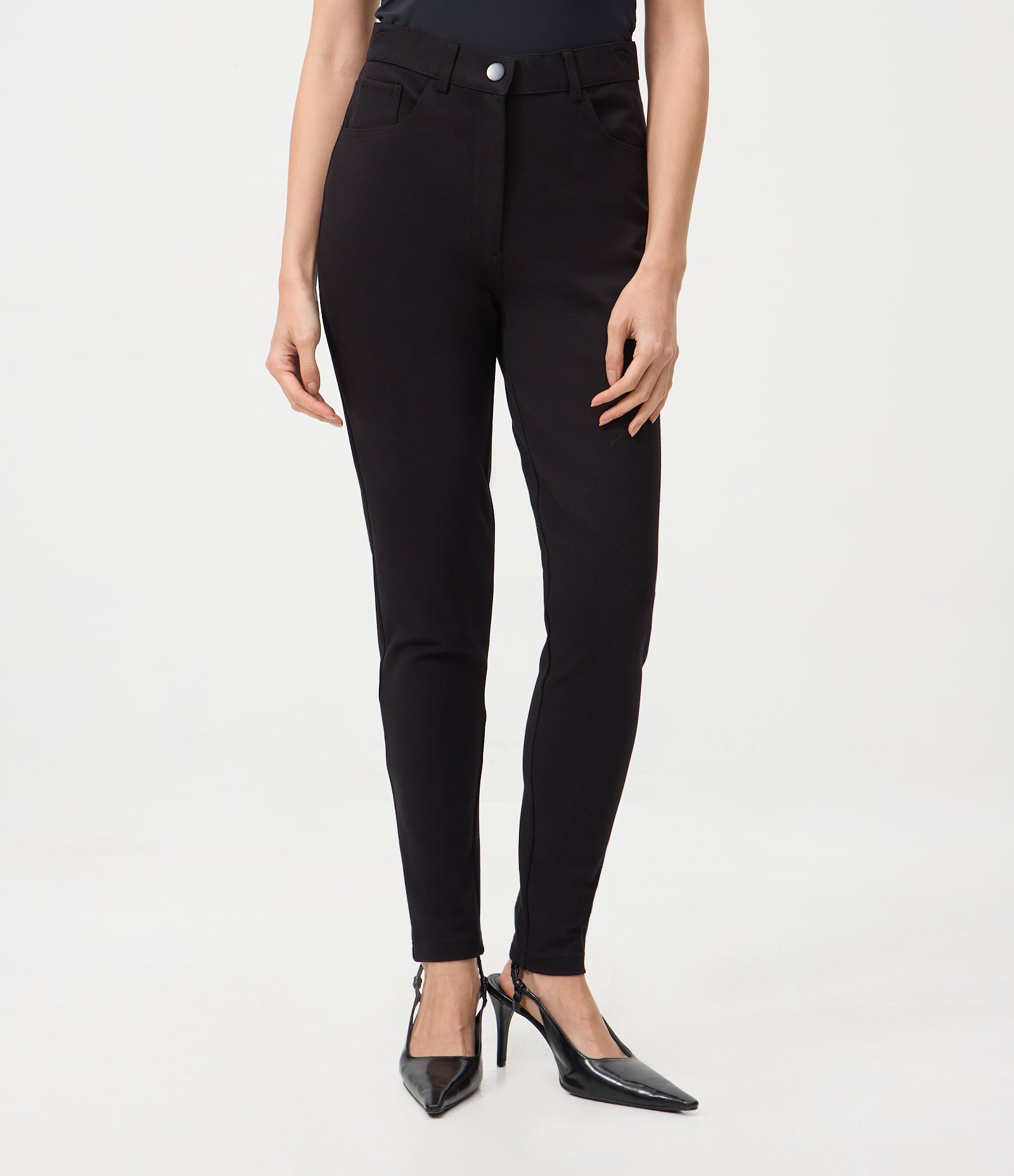 Calça Legging em Viscose com Bolsos Preto 3
