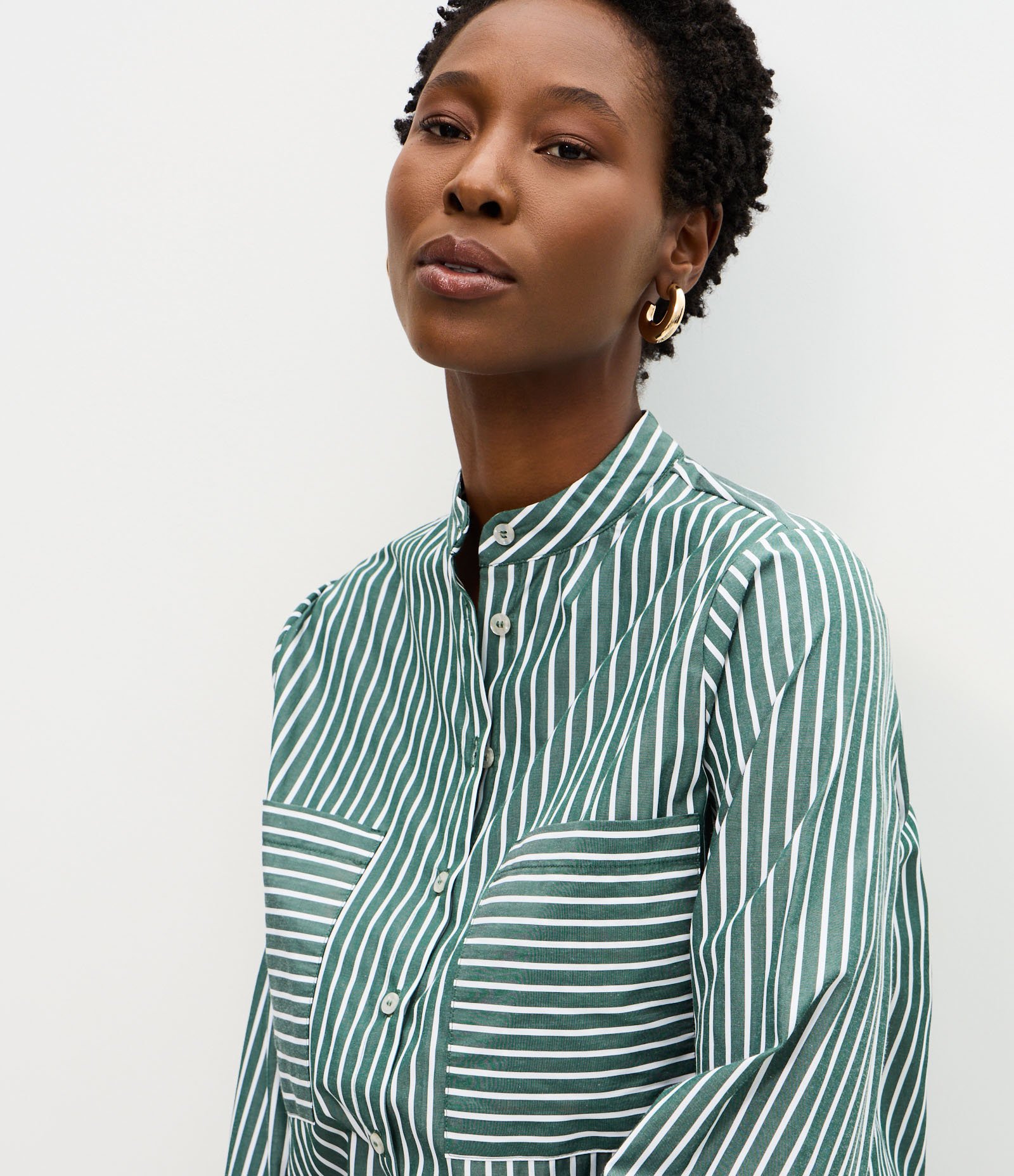 Camisa em Tricoline com Estampa Listrada Verde 3
