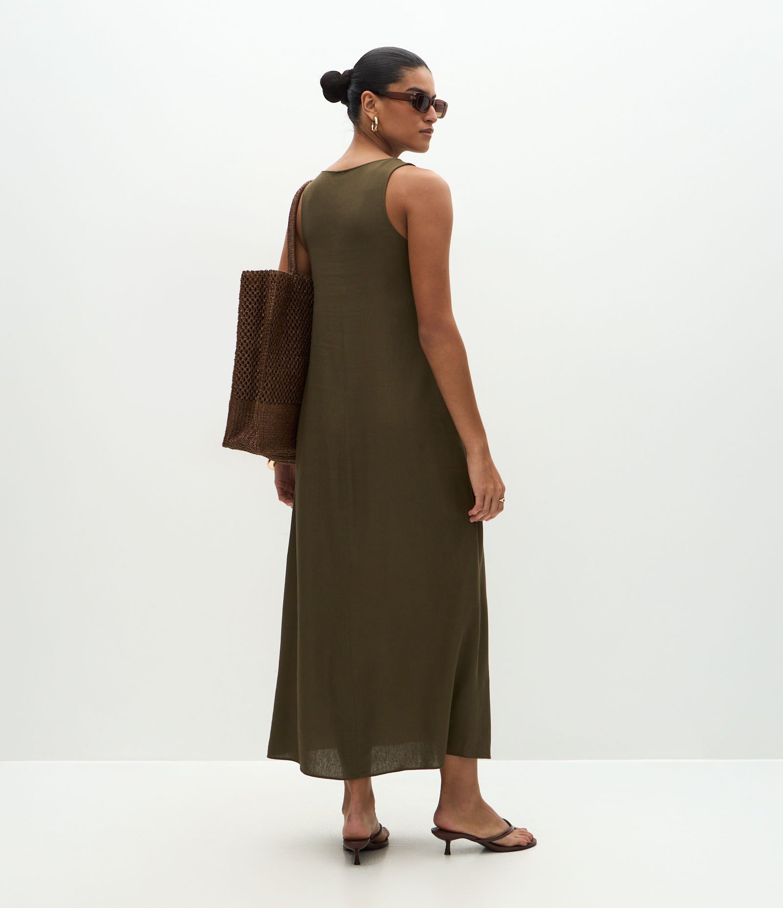Vestido Midi em Viscolinho com Alças Largas Verde 4