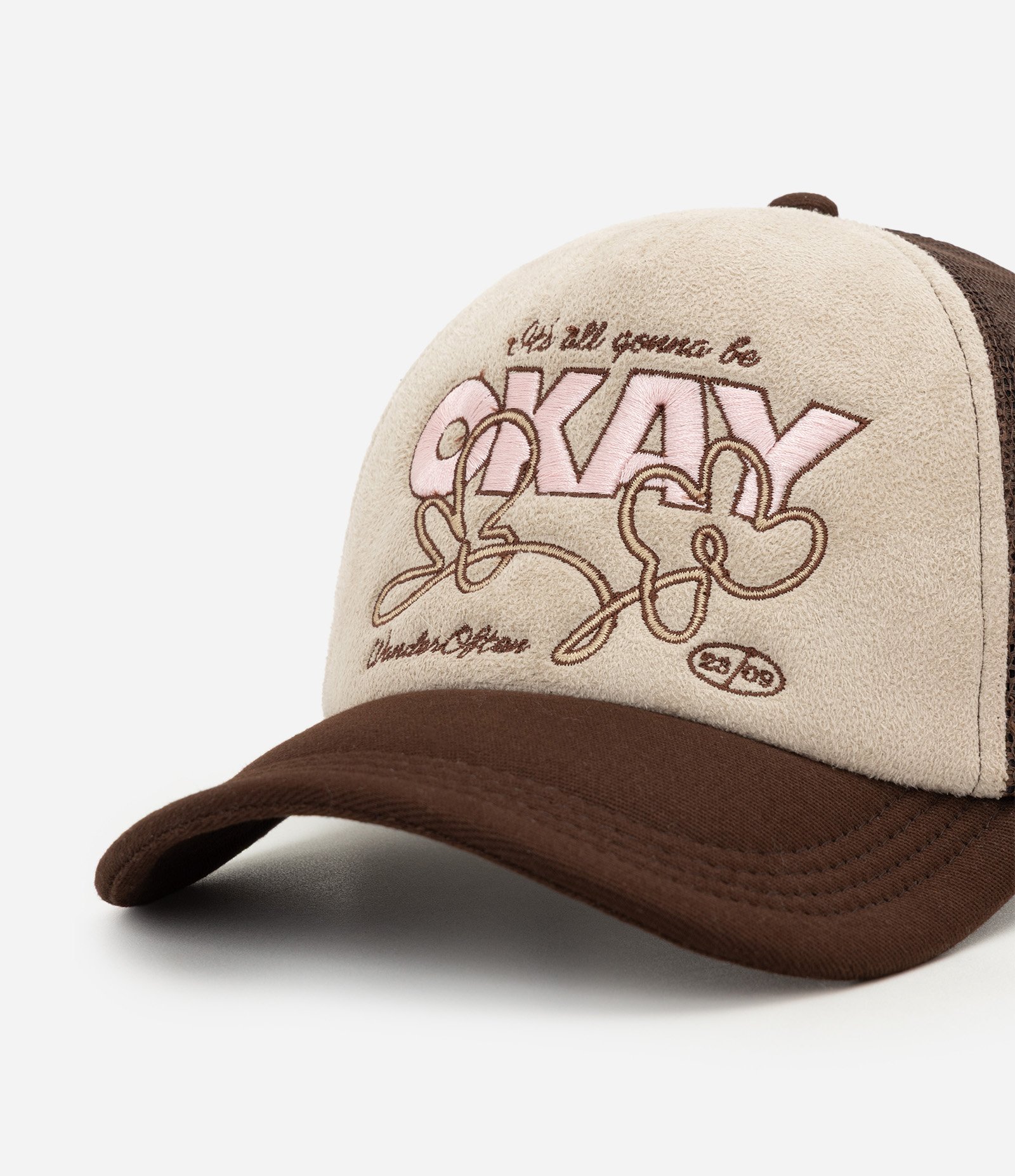 Bone Trucker com Bordado Lettering Marrom 4