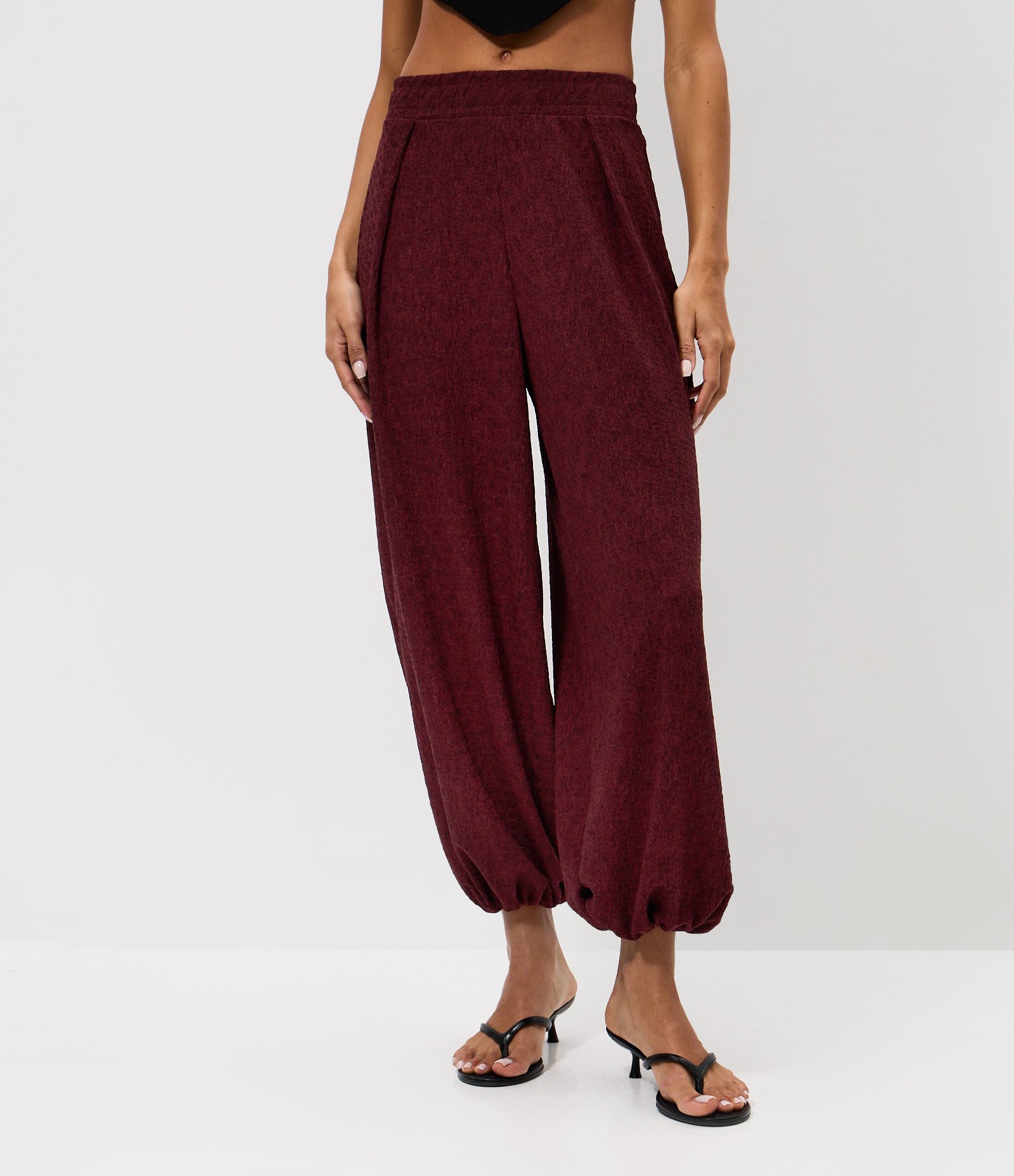 Calça Aladim Texturizada com Cós Elástico Vinho 2