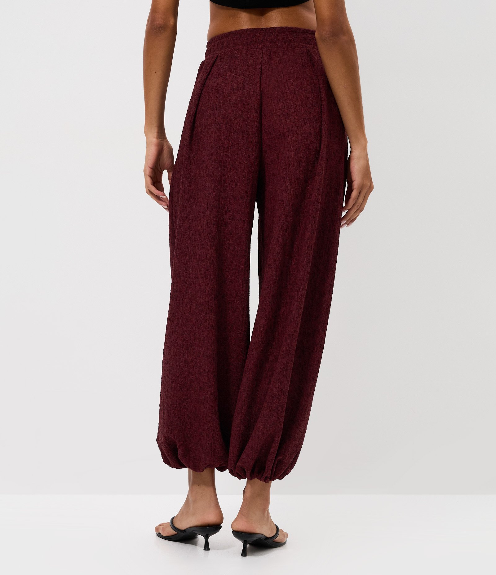 Calça Aladim Texturizada com Cós Elástico Vinho 4