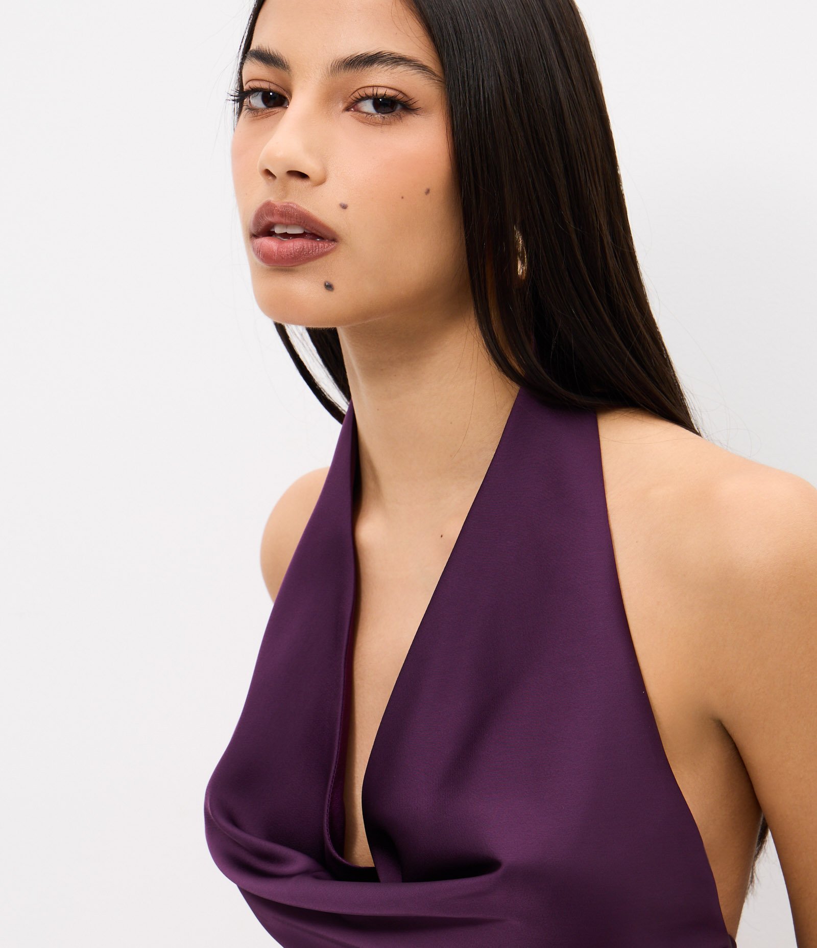Blusa Frente Única em Cetim com Decote Degagê e Amarração Roxo 3