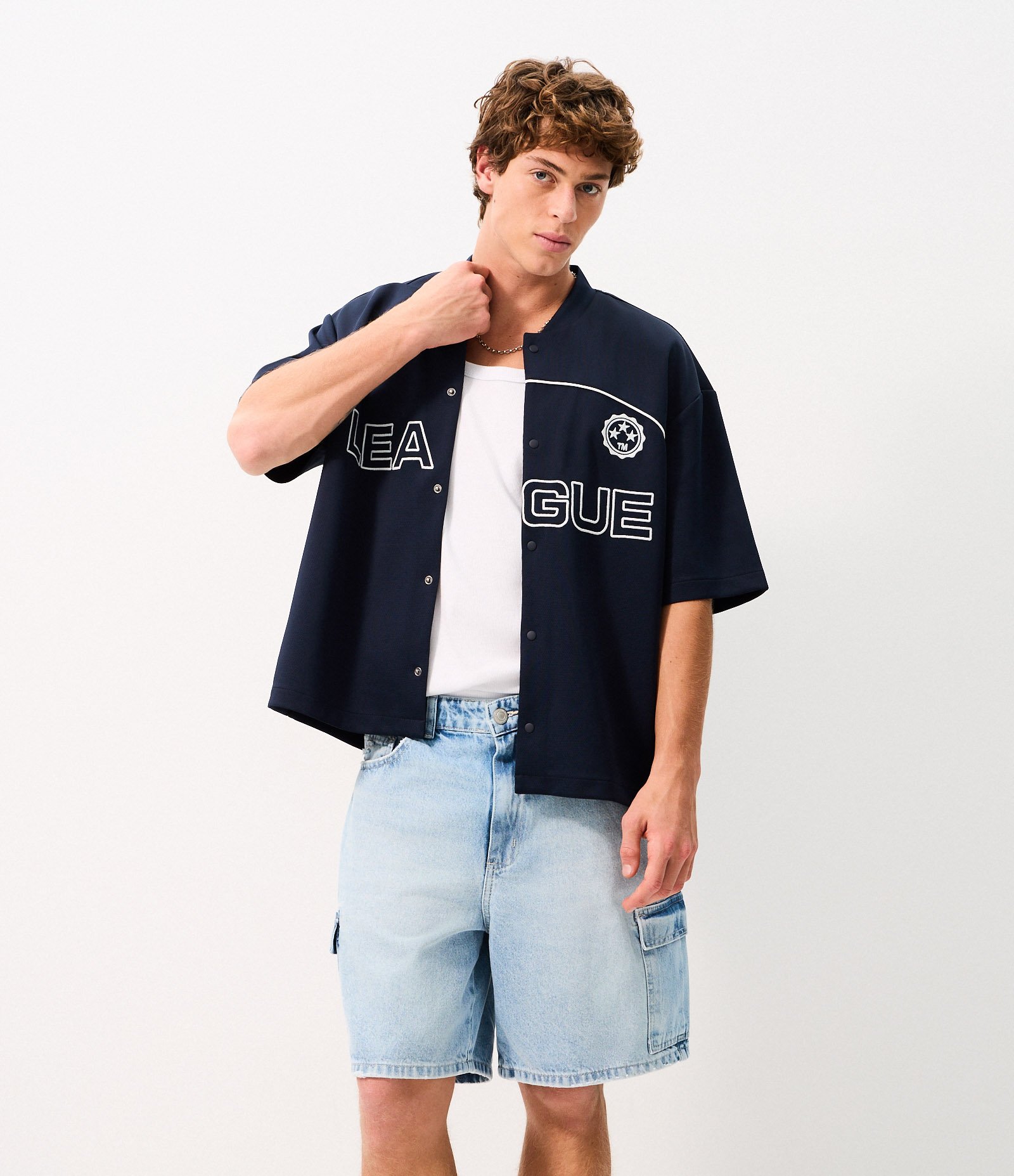 Bermuda Jeans Reta Relaxed com Bolsos Cargo Azul 4