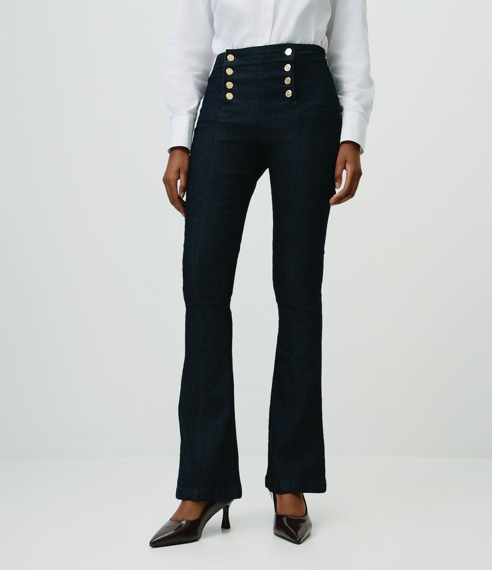 Calça Bootcut Jeans com Botões Frontais Escuro 2