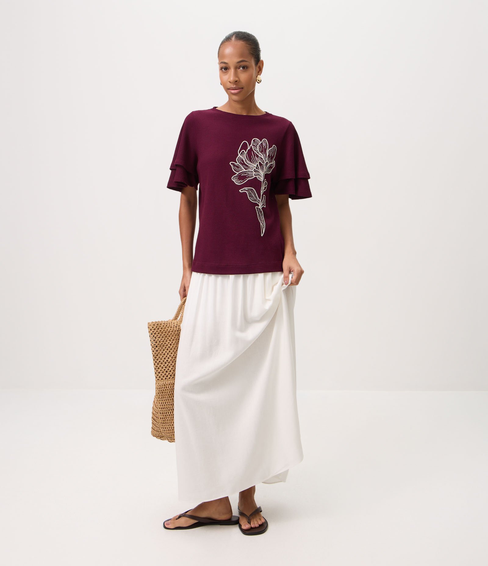 Blusa Manga Curta com Babados e Bordado de Flor Vinho 2