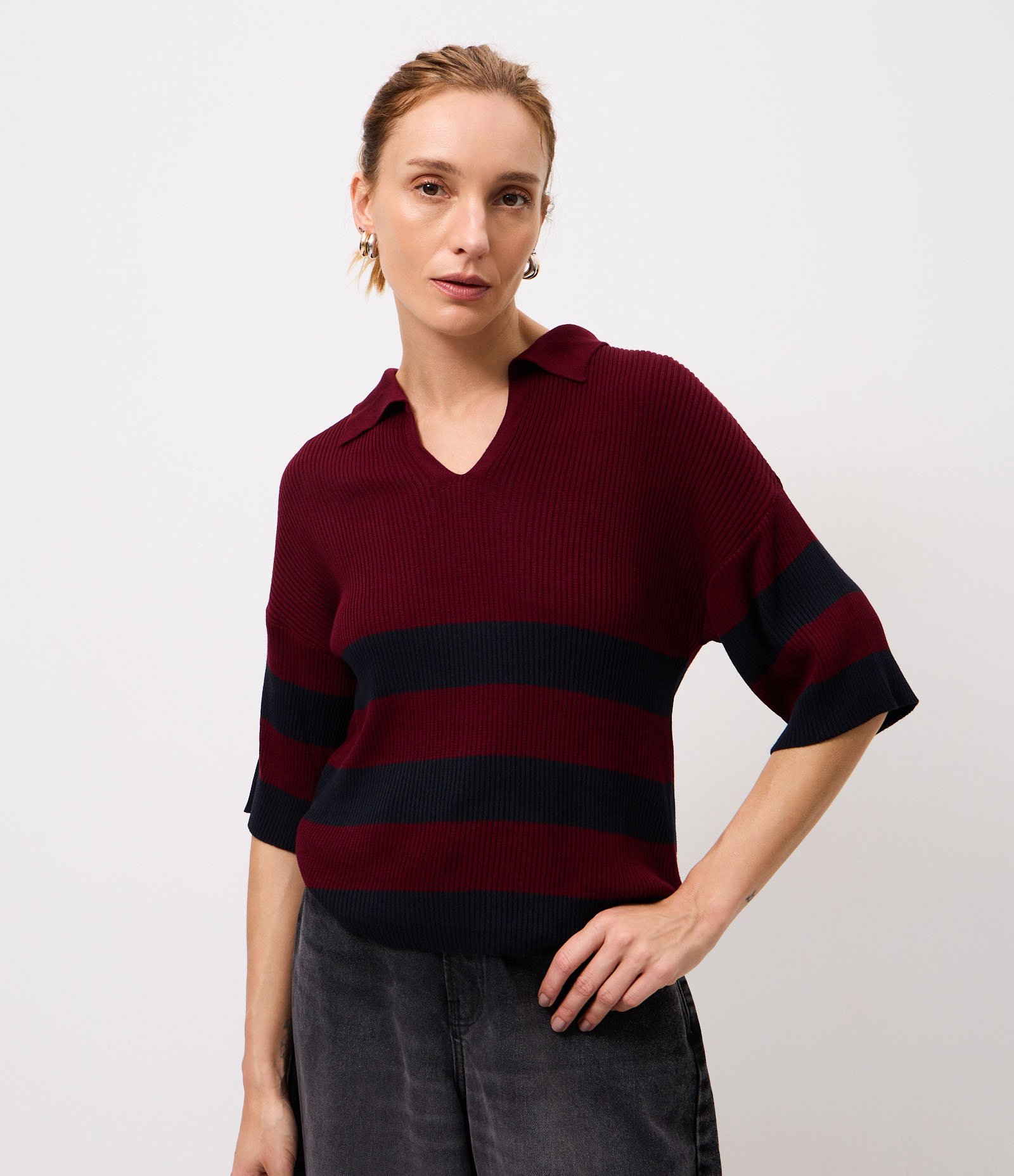 Blusa em Tricô com Gola Polo e Estampa Listrada Vinho 2
