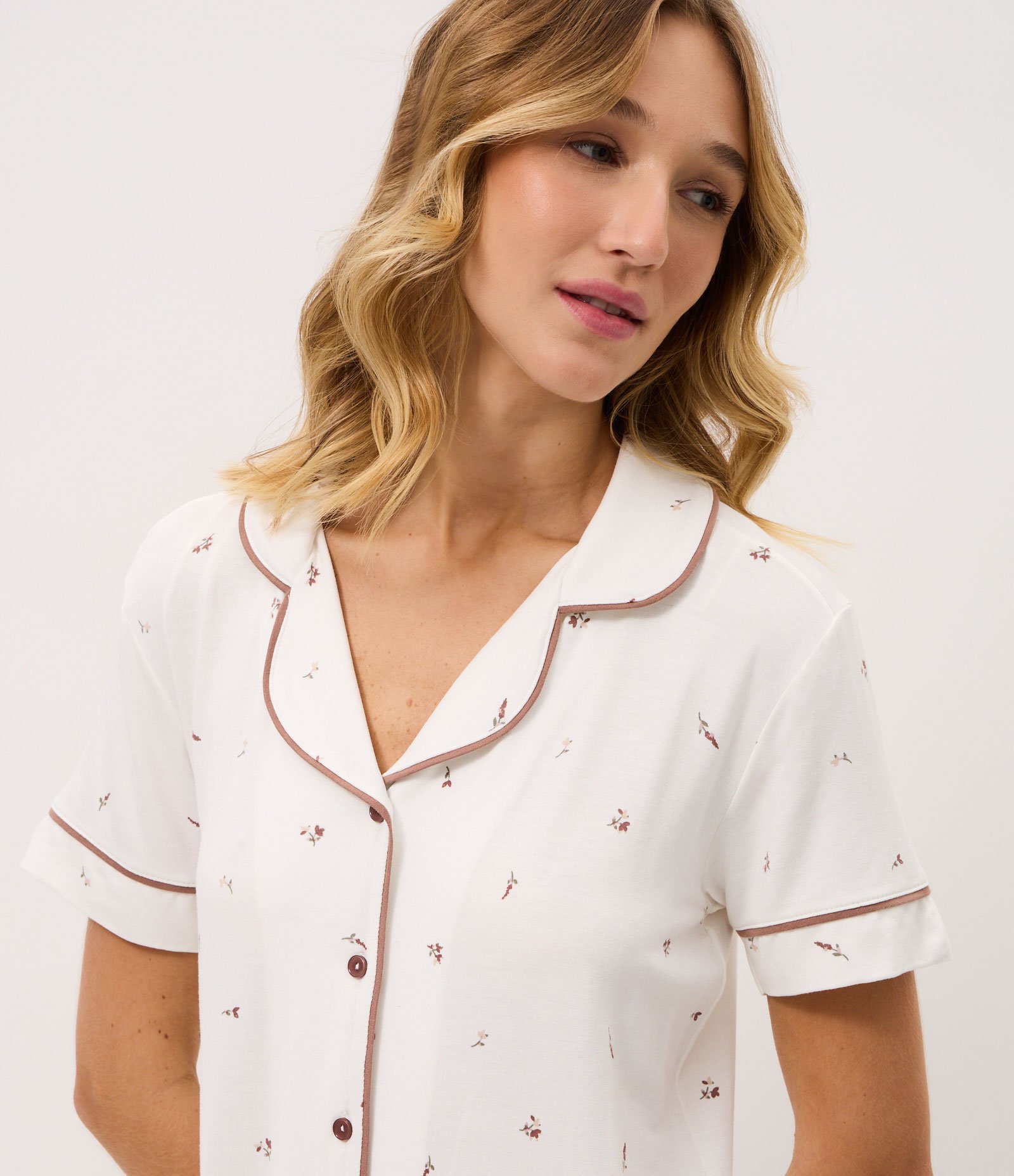 Camisola Americana em Viscolycra com Estampa Floral Branco 2