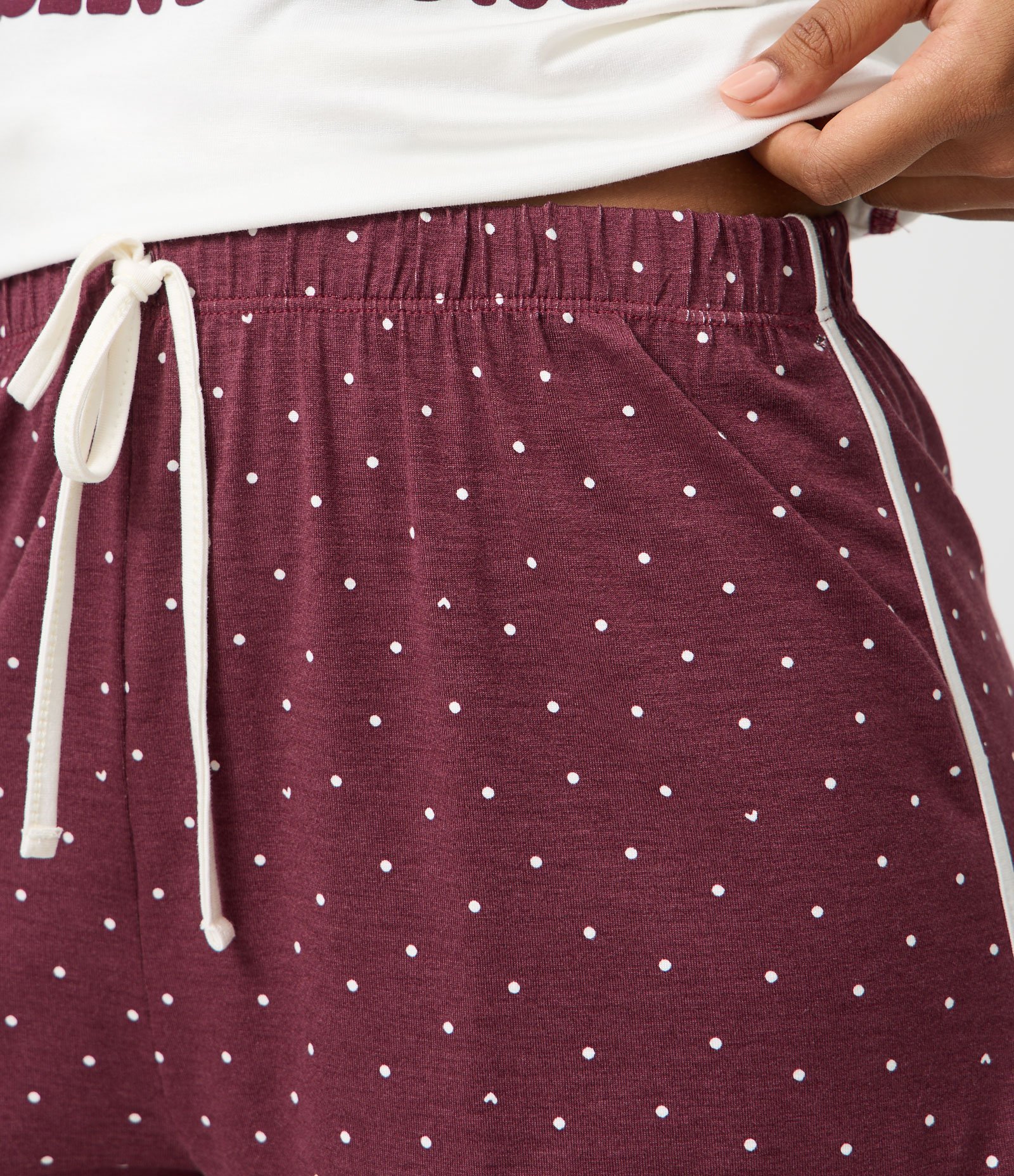 Short de Pijama em Viscolycra com Estampa Poá Vinho 3