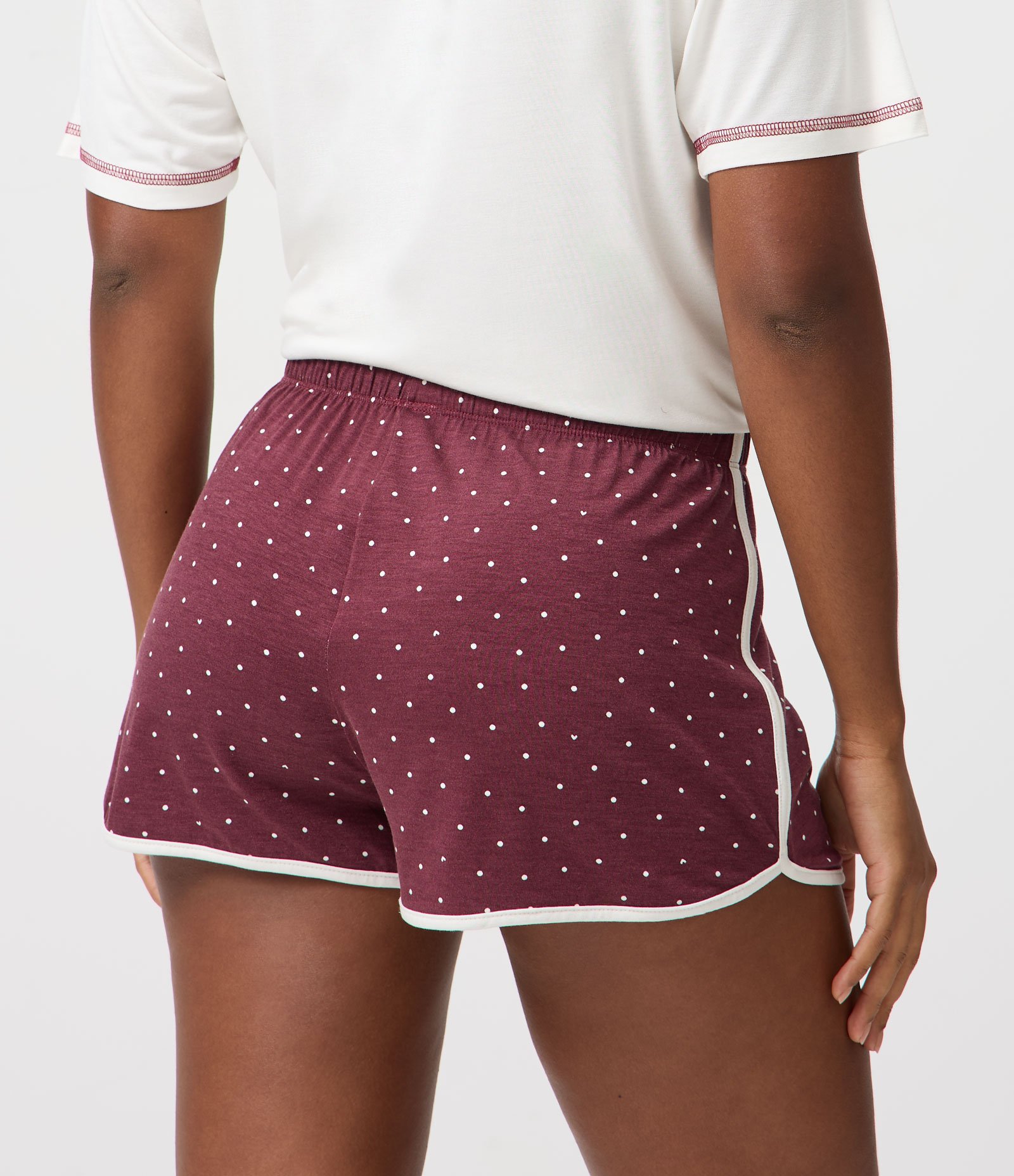 Short de Pijama em Viscolycra com Estampa Poá Vinho 4
