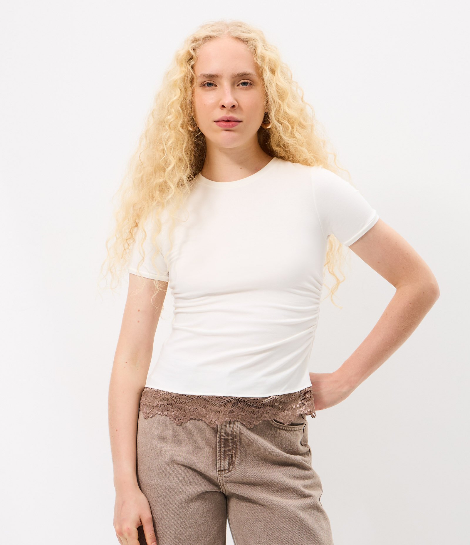 Blusa em Algodão com Renda Assimétrica na Barra e Lateral Torcida Branco 1