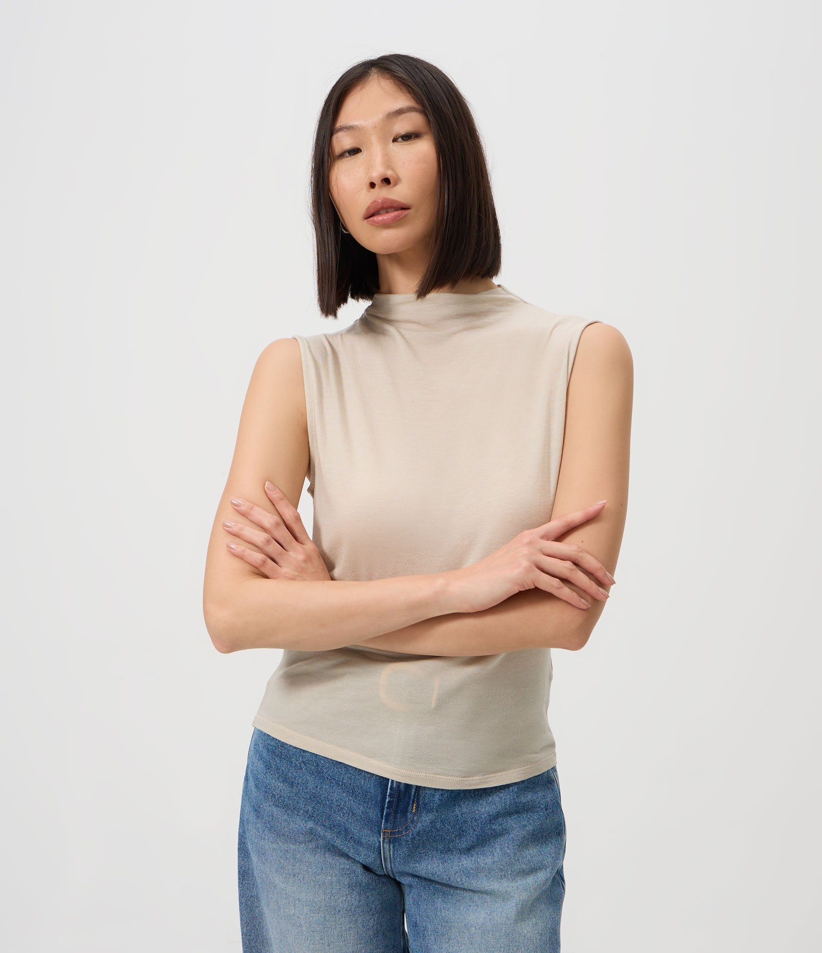 Blusa sem Manga em Ribana com Gola Alta Cinza 1