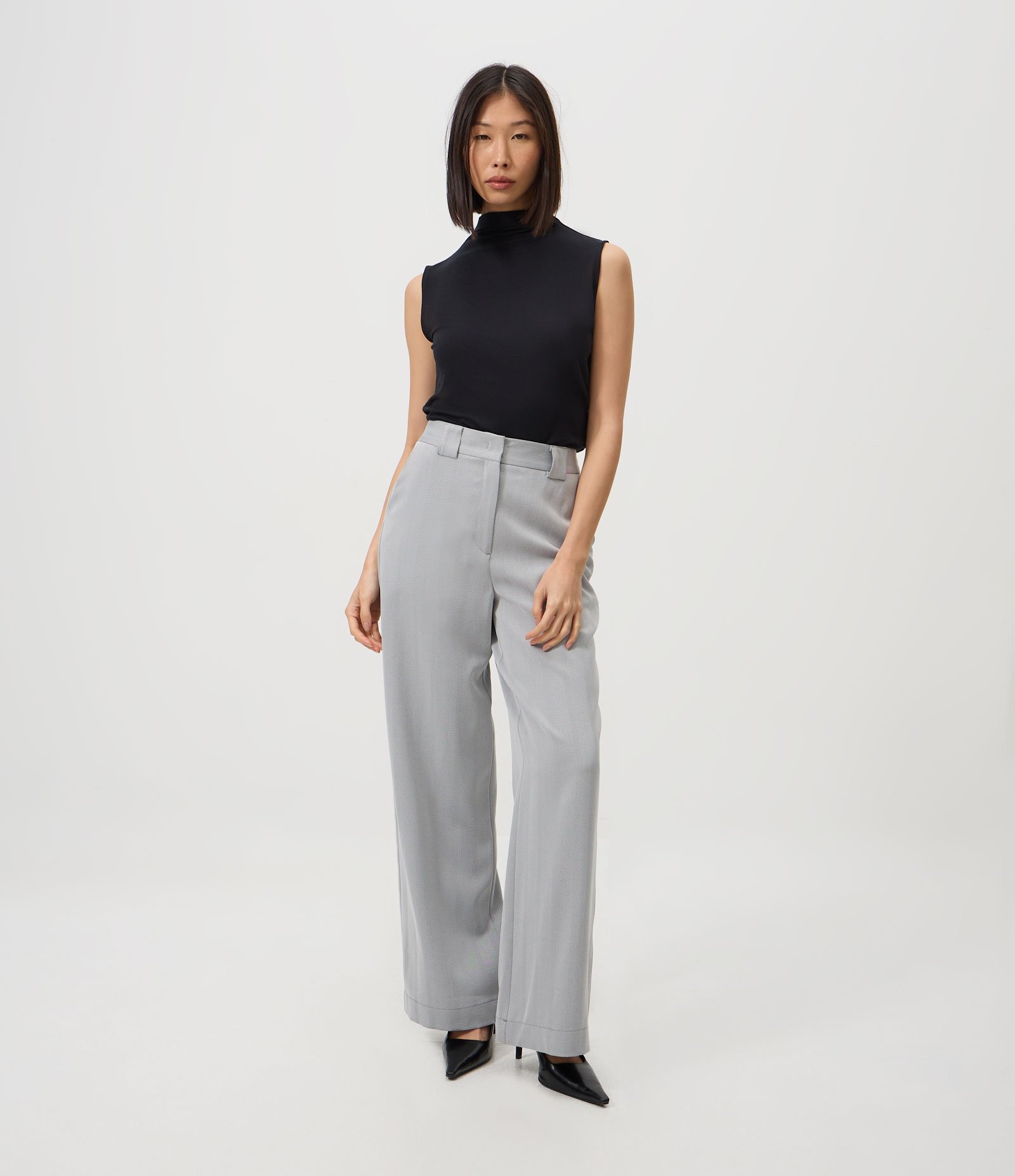 Blusa sem Manga em Ribana com Gola Alta Preto 2