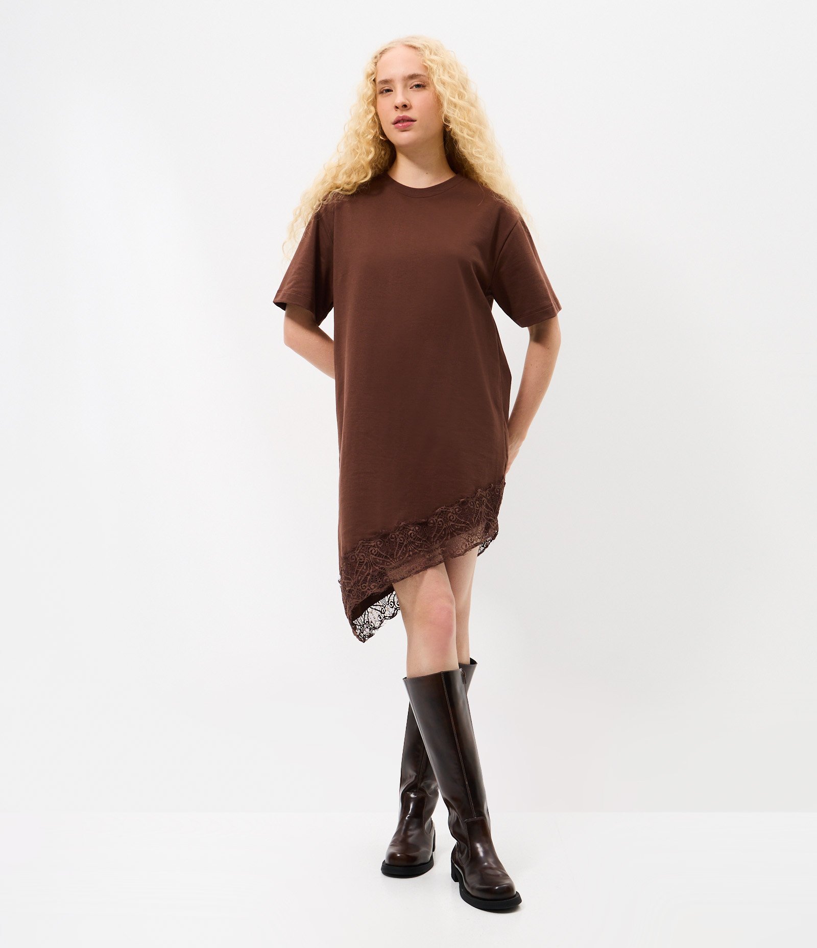 Vestido Curto em Algodão com Barra Rendada Assimétrica Marrom 1