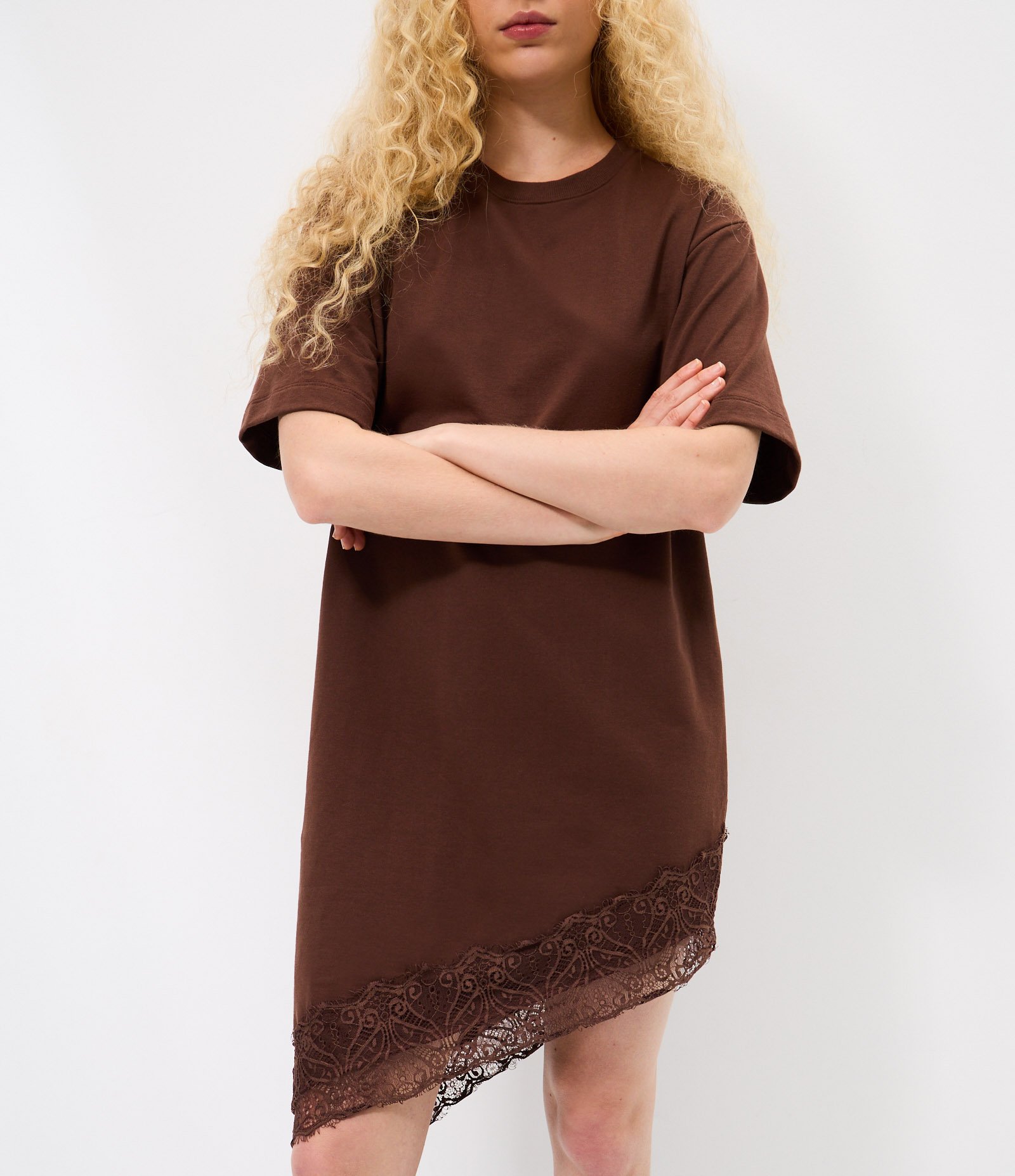 Vestido Curto em Algodão com Barra Rendada Assimétrica Marrom 3