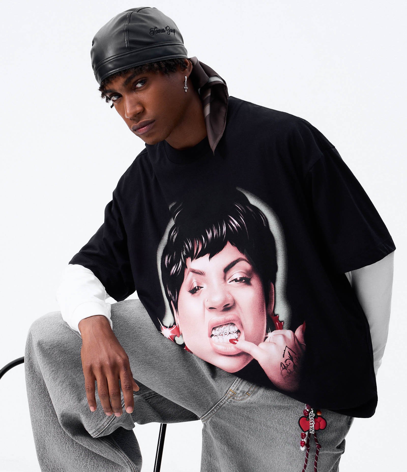 Camiseta Oversized em Algodão com Estampa Duquesa Frente e Costas Preto 1
