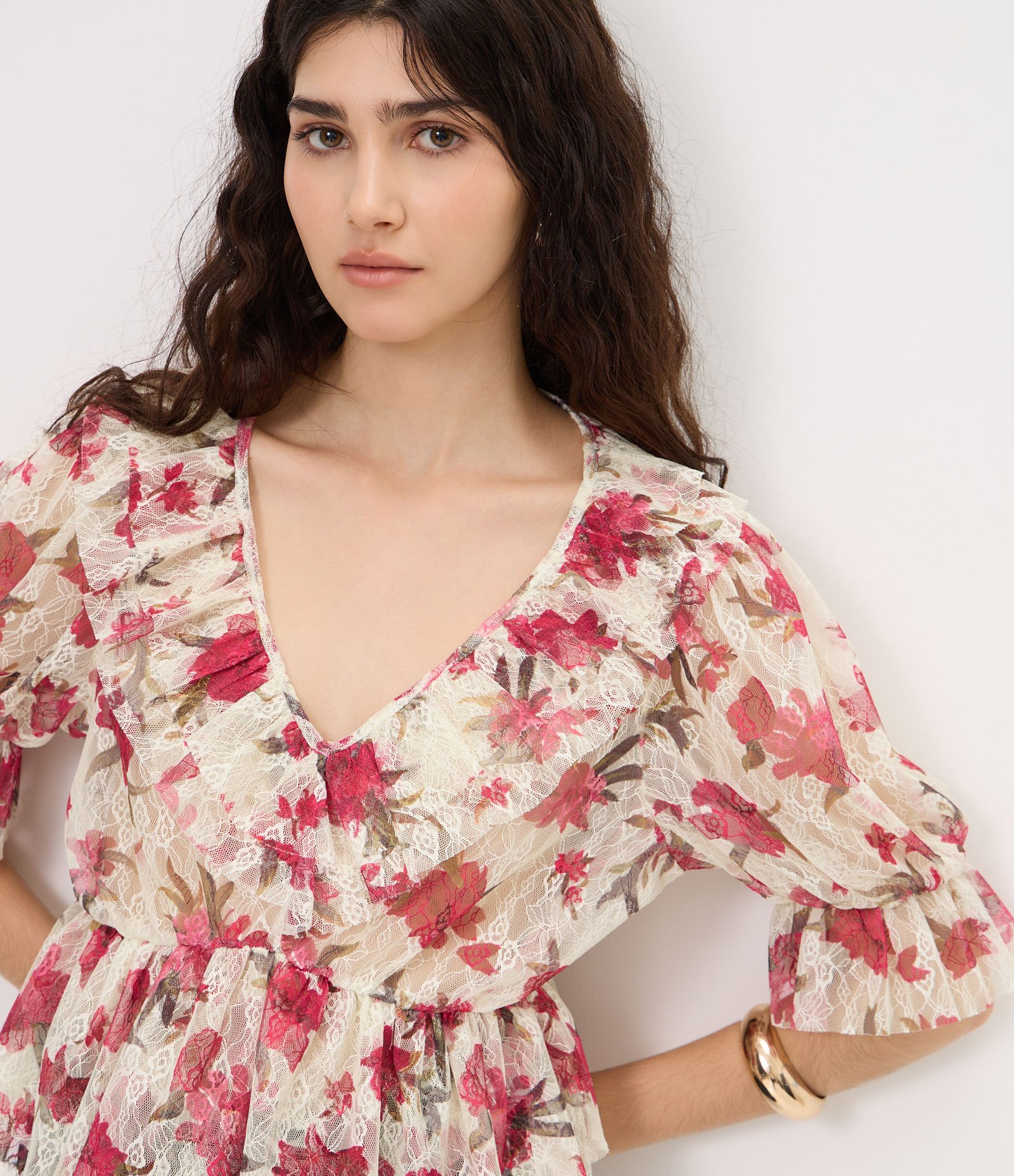 Blusa Cropped em Renda Floral com Babados Multicores 3