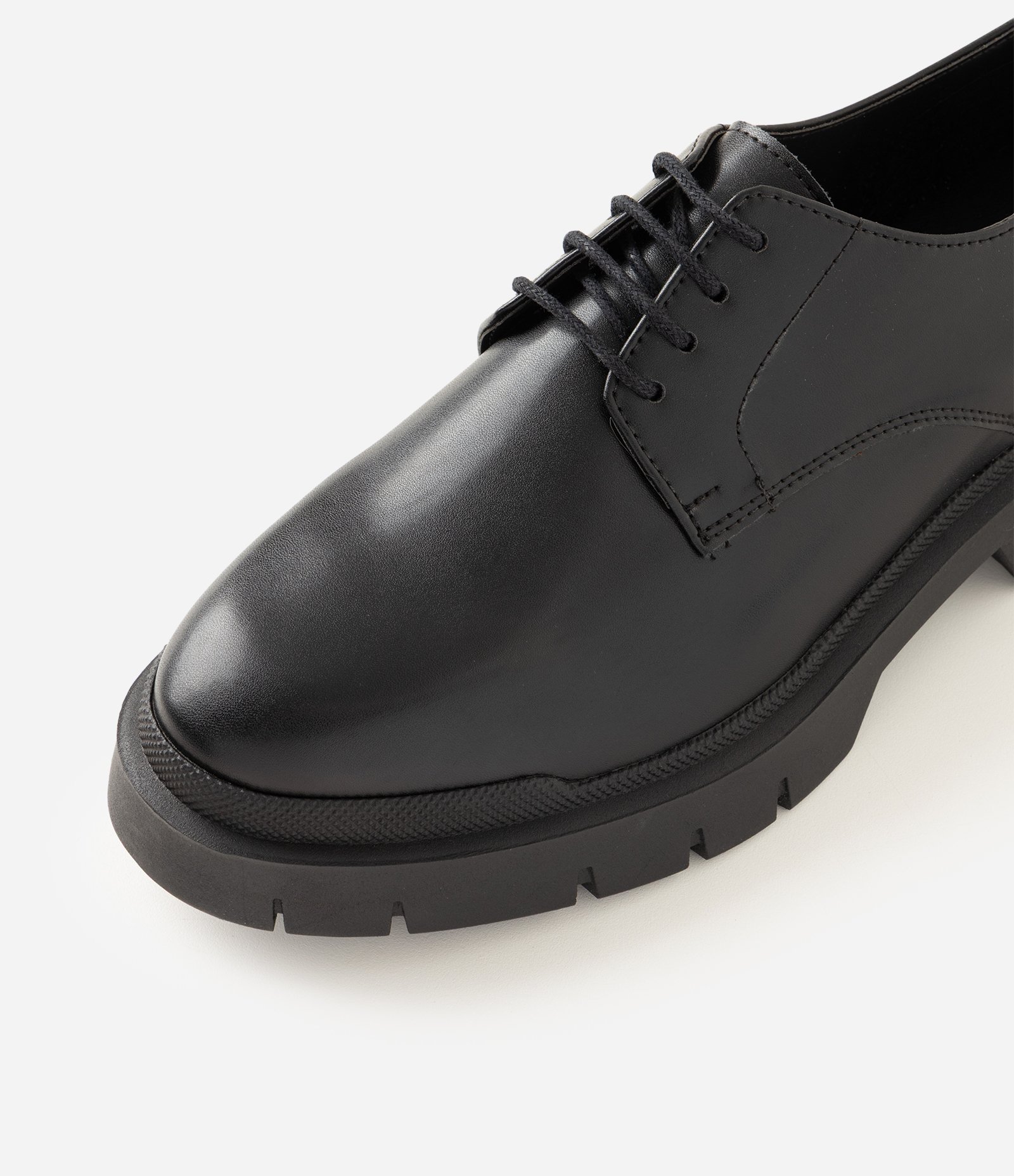 Sapato Derby Tratorado em PU Preto 6