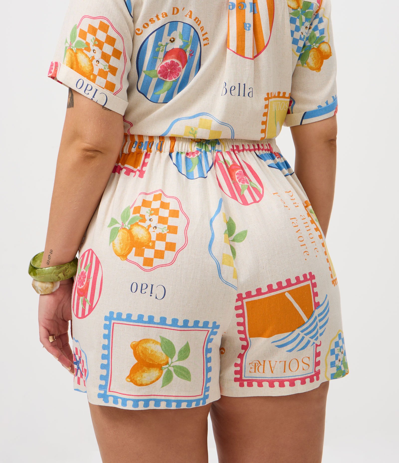 Short Saia em Viscolinho com Estampa de Selos Curve & Plus Size Bege 4