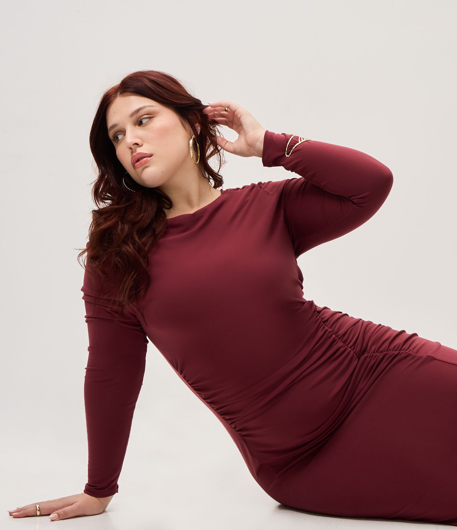 Vestido Midi em Poliamida com Franzido Lateral e Decote Degagê Curve & Plus Size Vinho 3