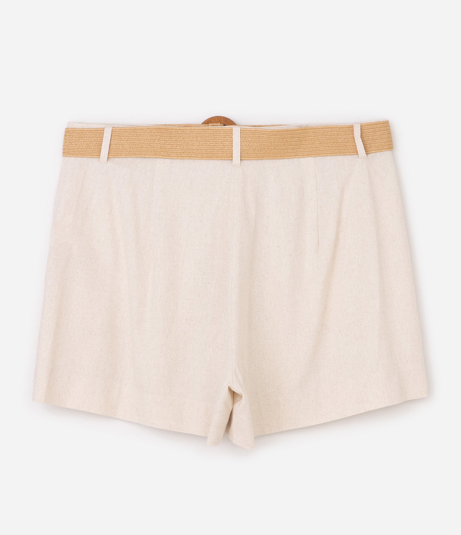 Short em Viscolinho com Cinto de Ráfia Curve & Plus Size Bege 2