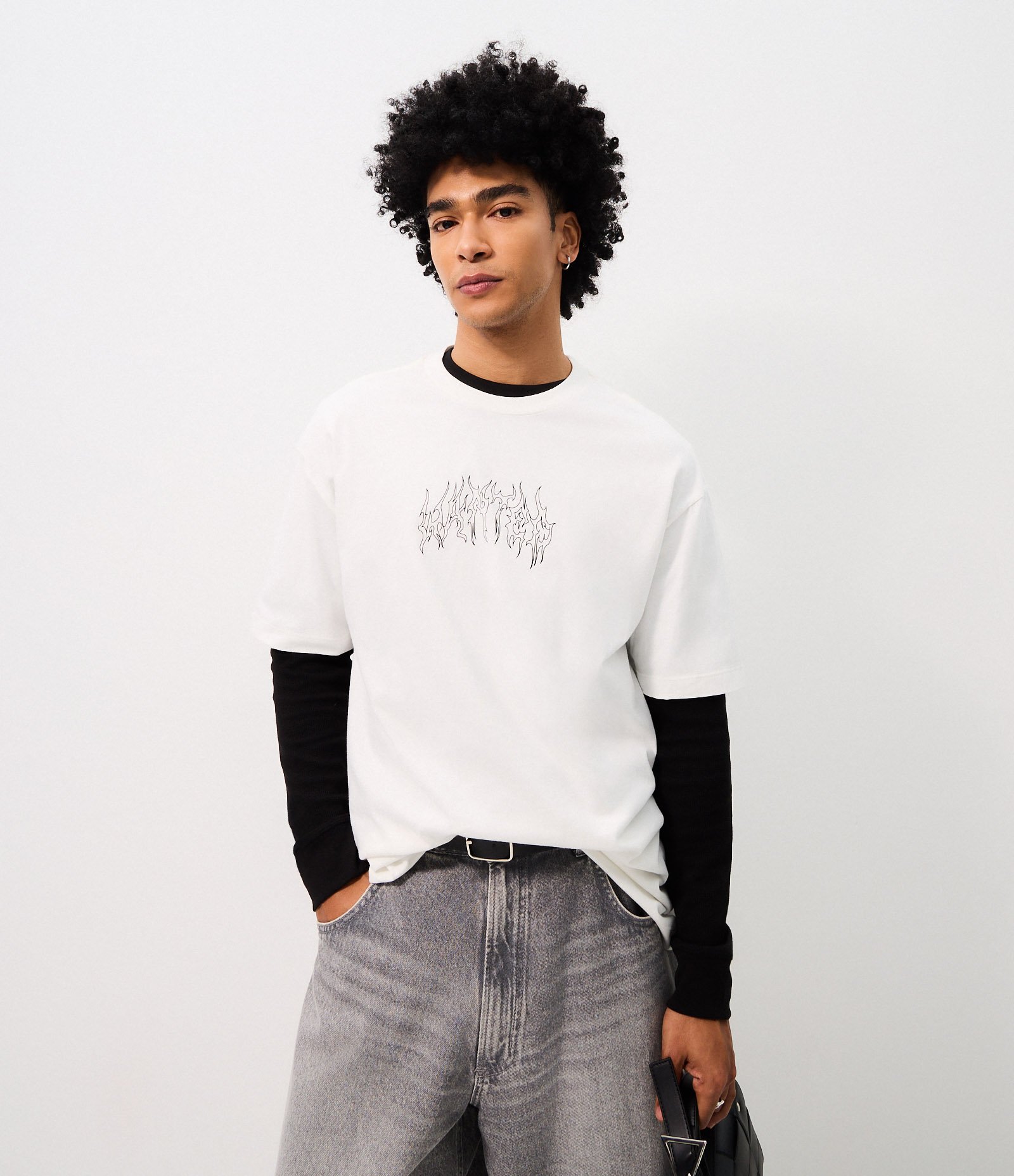 Camiseta Relaxed Wanted com Tachas Branco 3