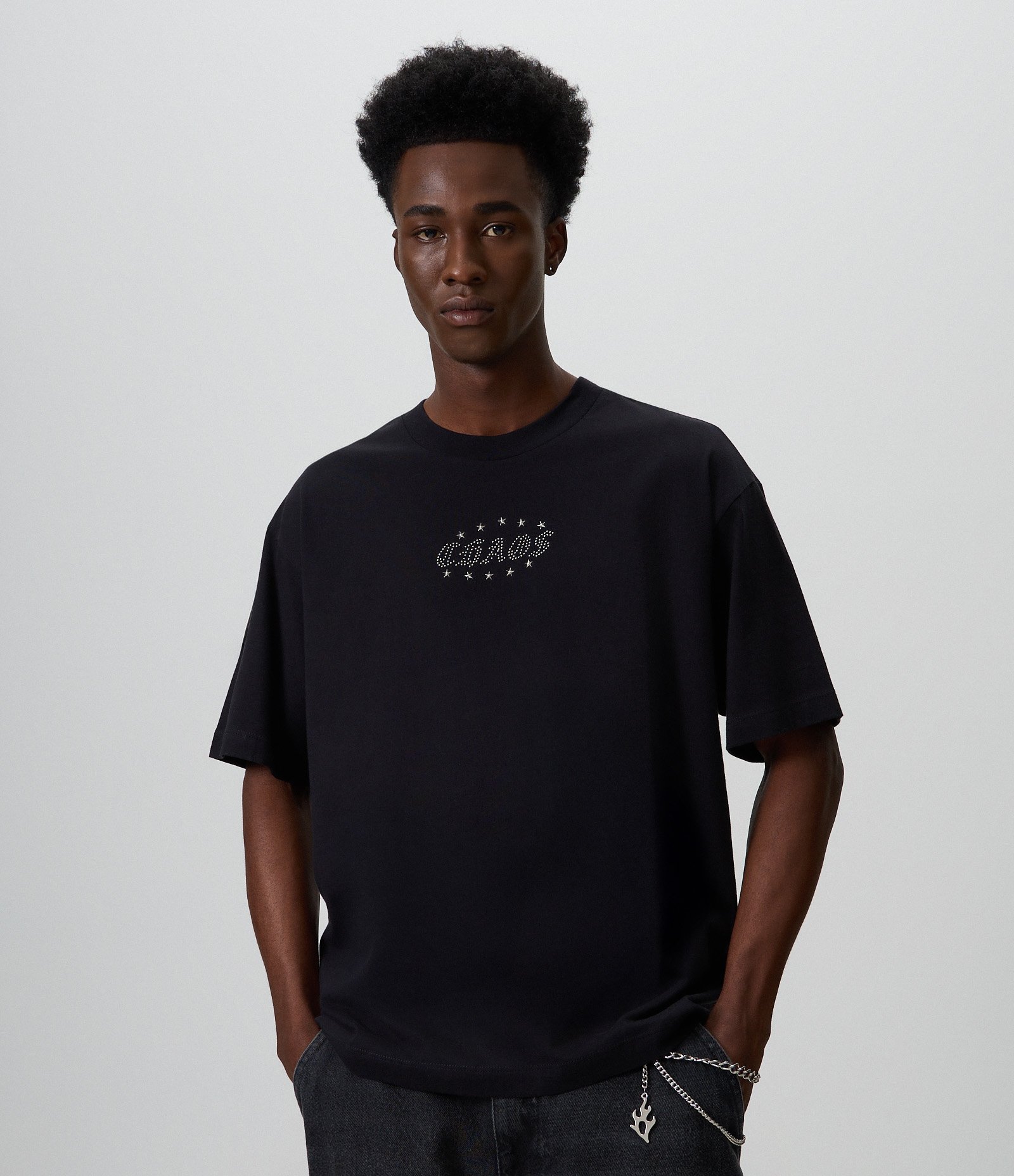 Camiseta Boxy em Algodão com Estampa Chaos e Estrelas Preto 1