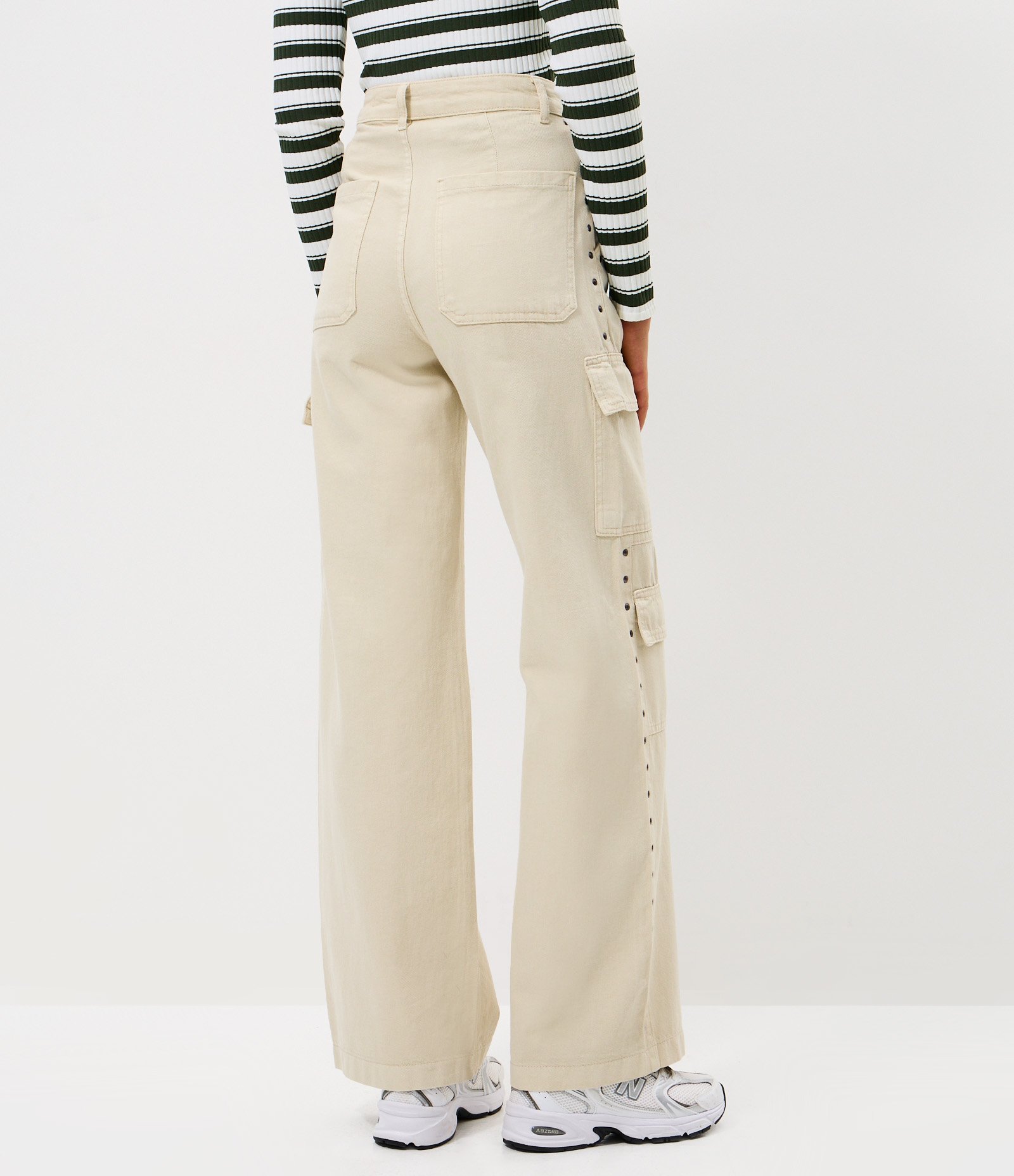 Calça Cargo Wide Leg em Sarja com Cintura Alta e Tachas Off White 4
