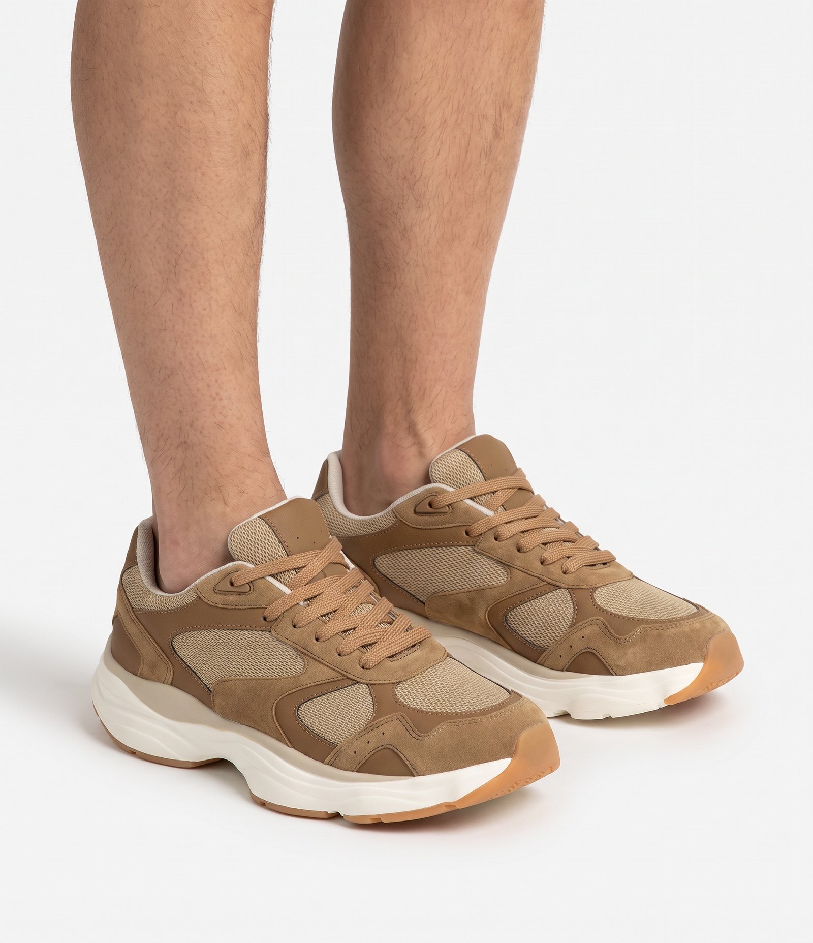 Tênis Dad Sneaker Recortes Mix de Materiais Bege 2