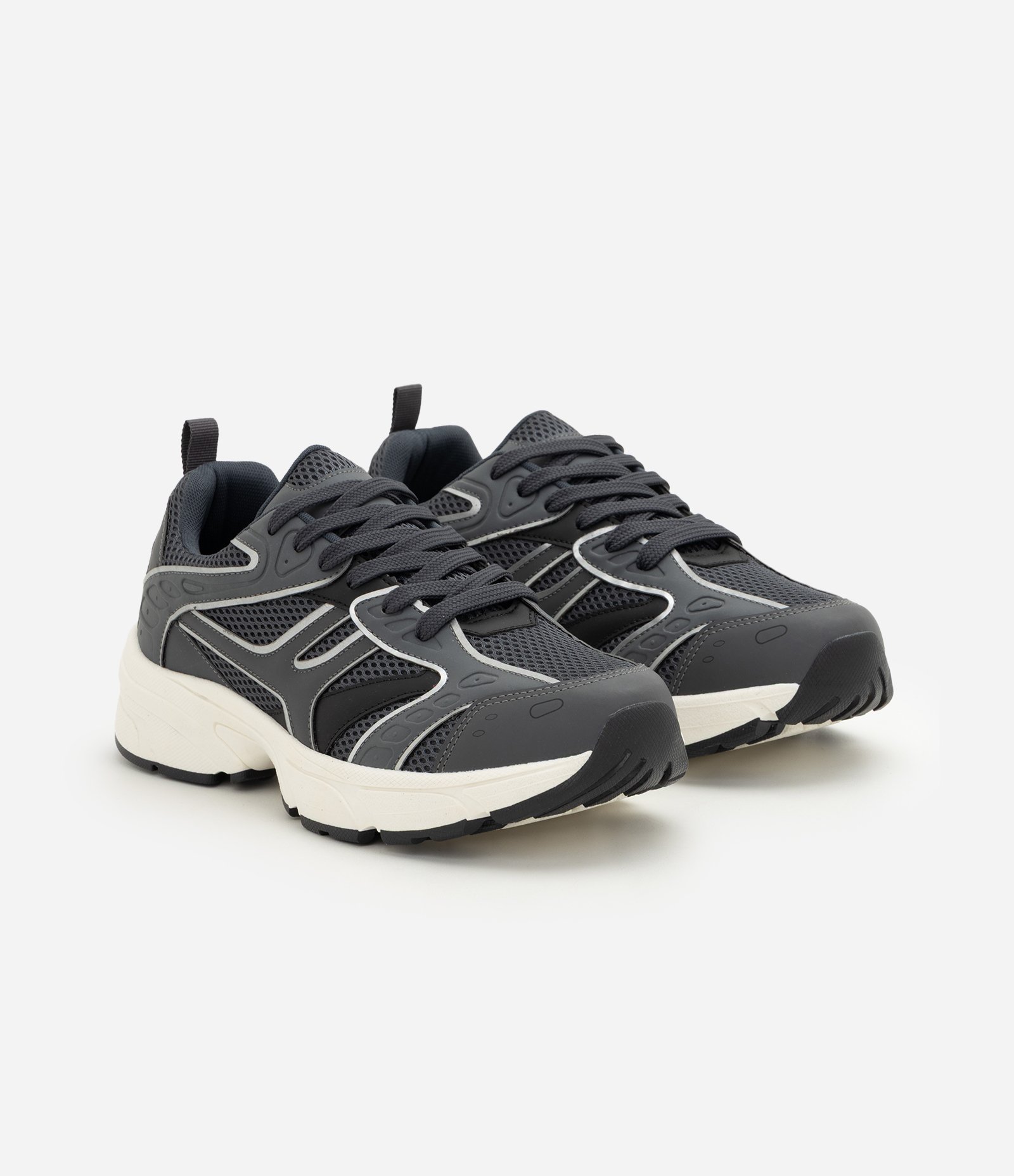 Tênis Dad Sneaker Mix de Materiais Contrastantes Cinza 2