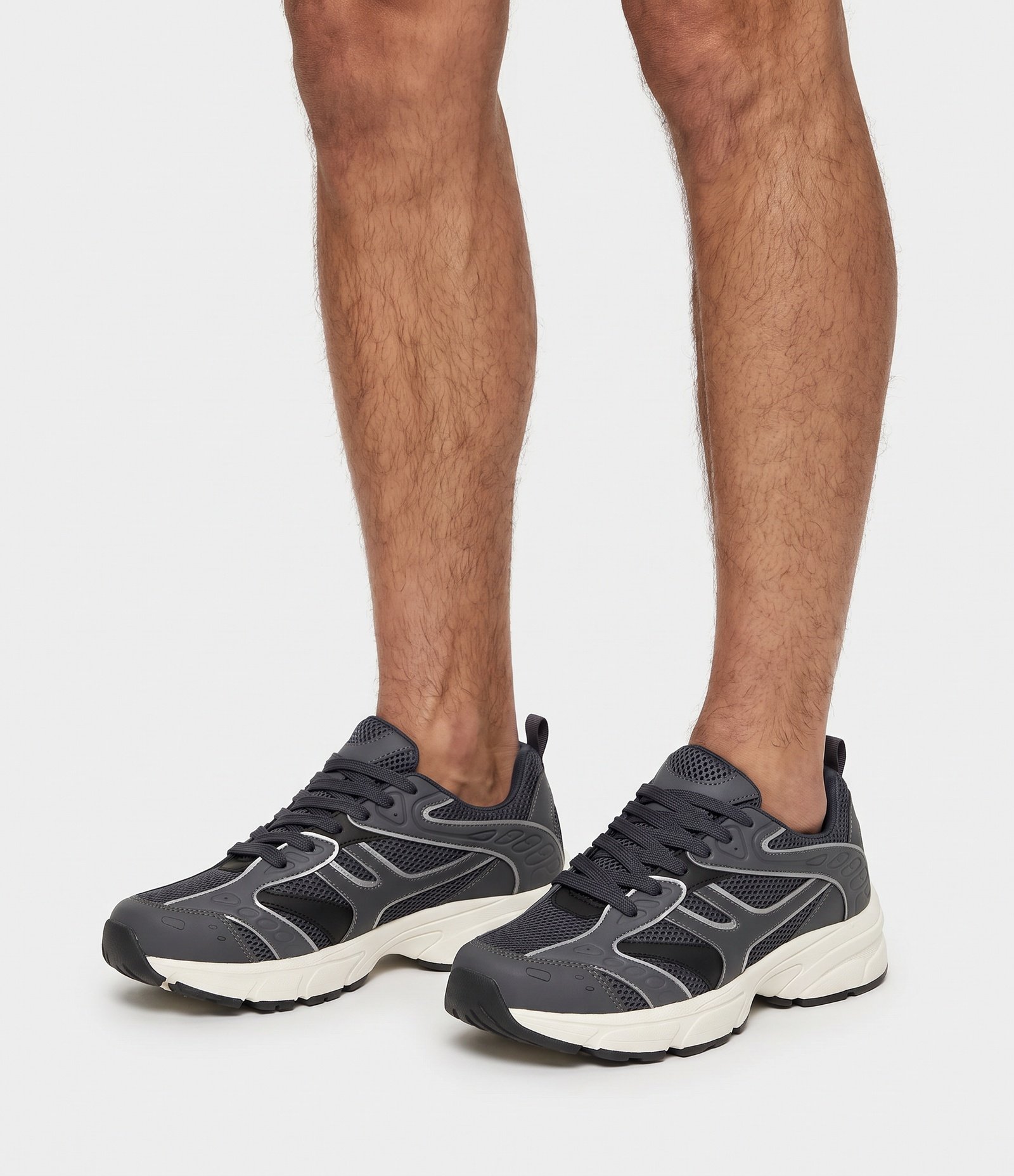Tênis Dad Sneaker Mix de Materiais Contrastantes Cinza 2