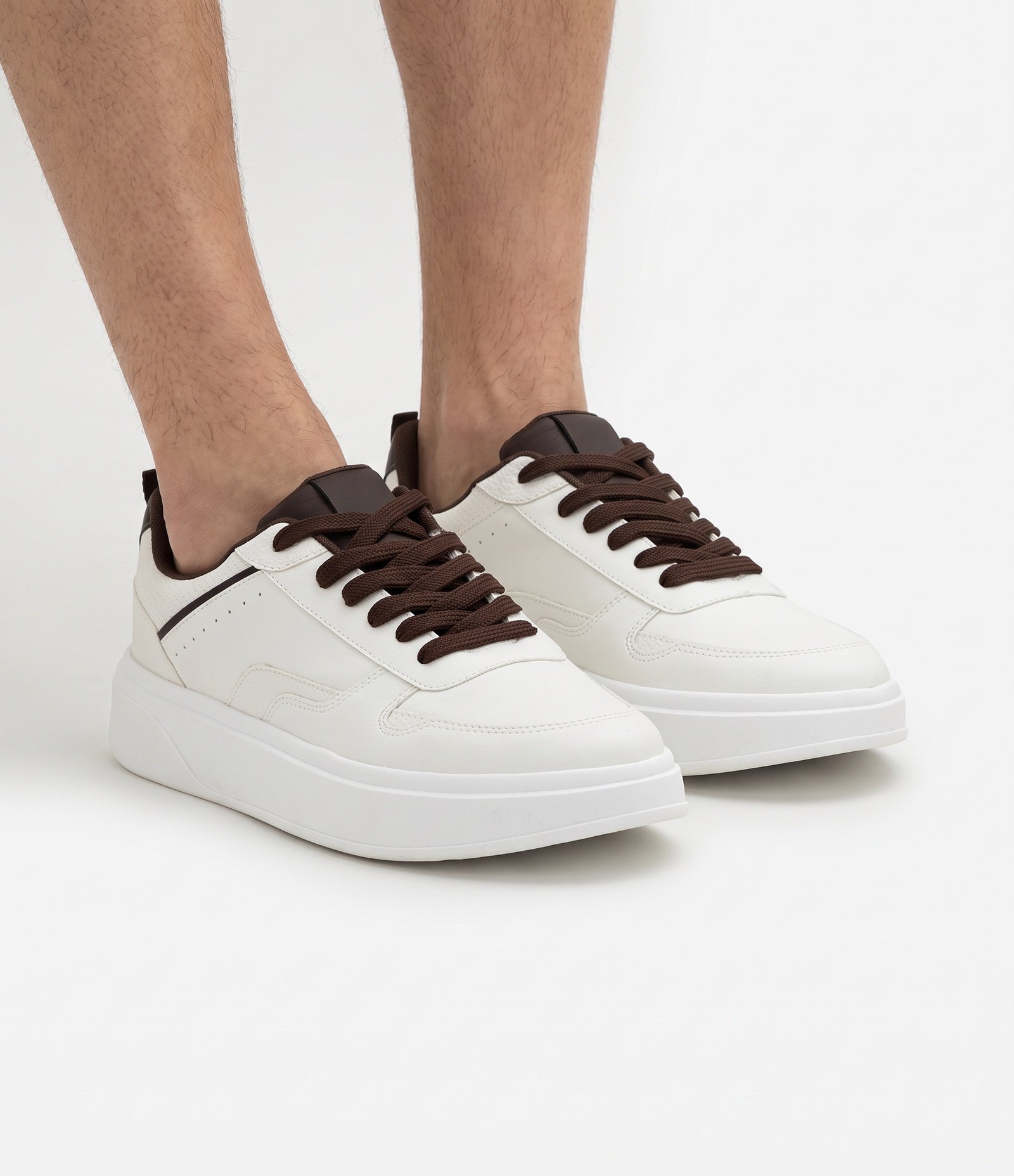 Tênis em PU Casual com Recortes Off White 1