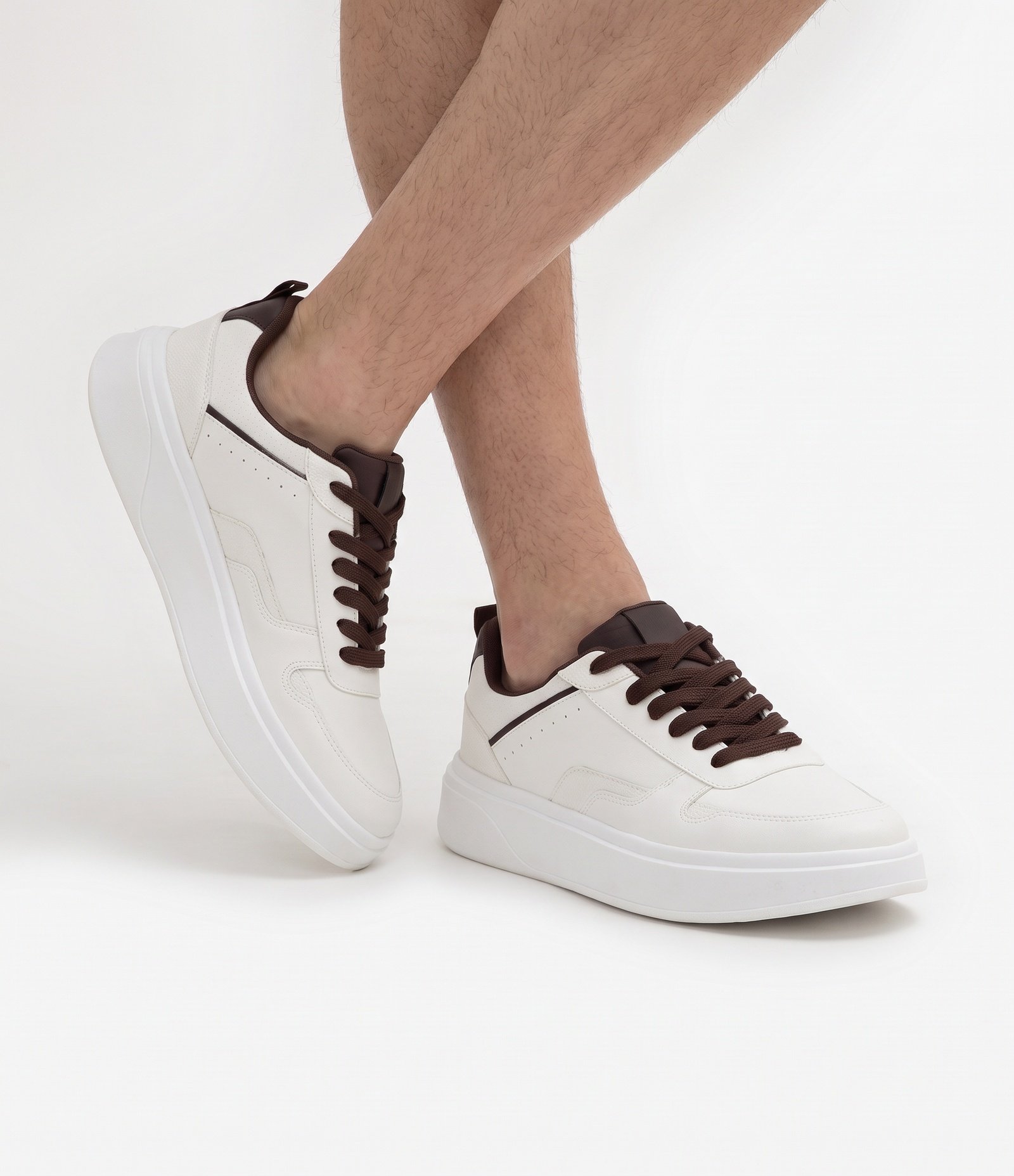 Tênis em PU Casual com Recortes Off White 2
