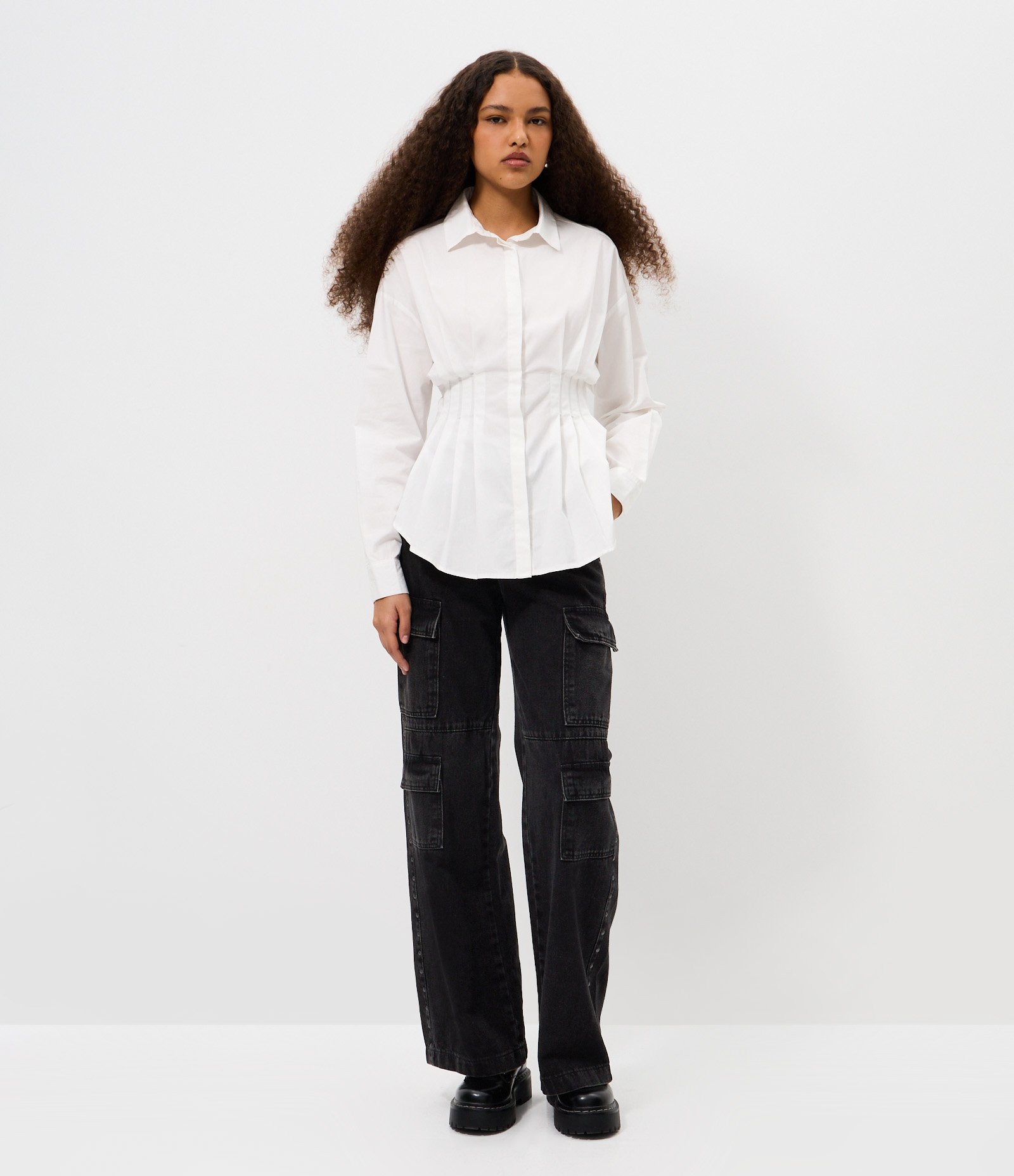 Calça Wide Leg Jeans com Cintura Alta e Tachas Preto 1