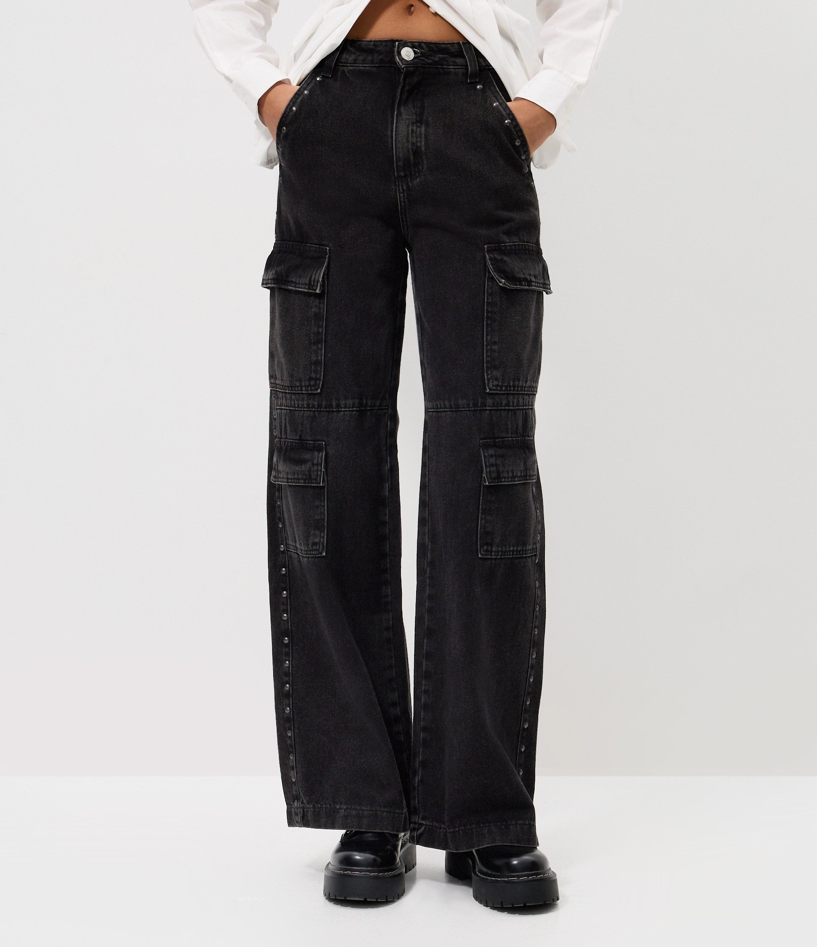 Calça Wide Leg Jeans com Cintura Alta e Tachas Preto 2