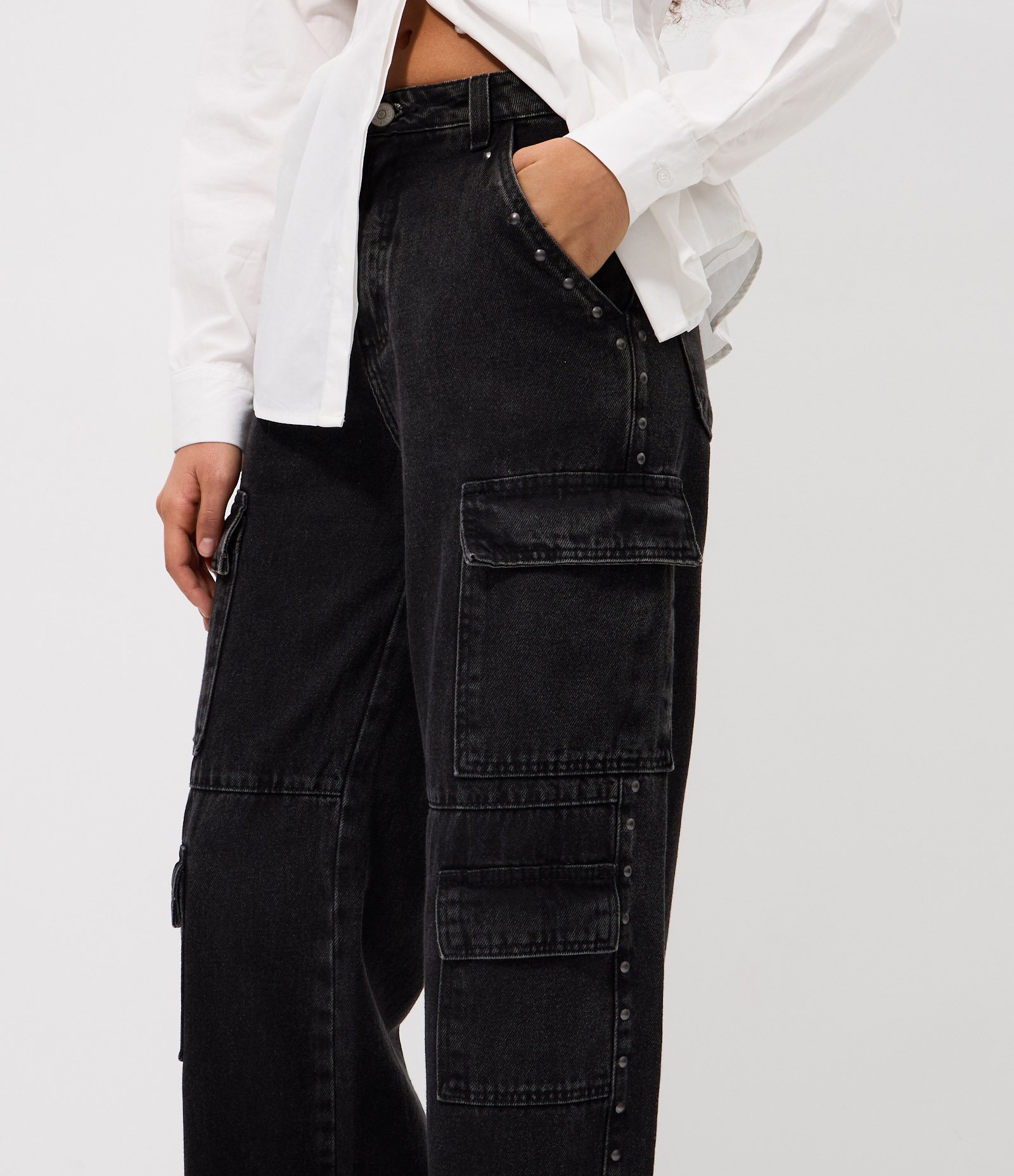 Calça Wide Leg Jeans com Cintura Alta e Tachas Preto 3