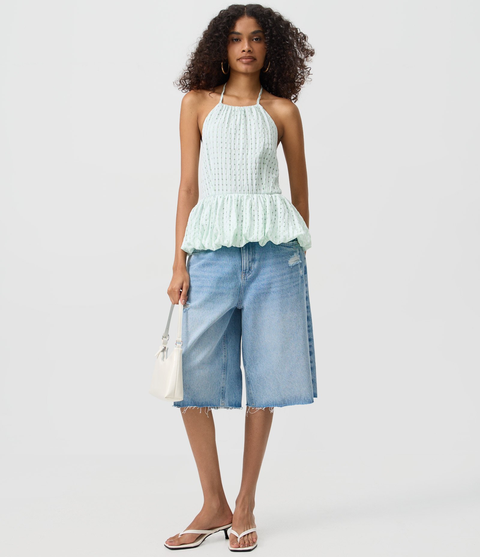 Blusa Balonê Halter com Estampa Xadrez Texturizada e Costas Franzidas Azul 2
