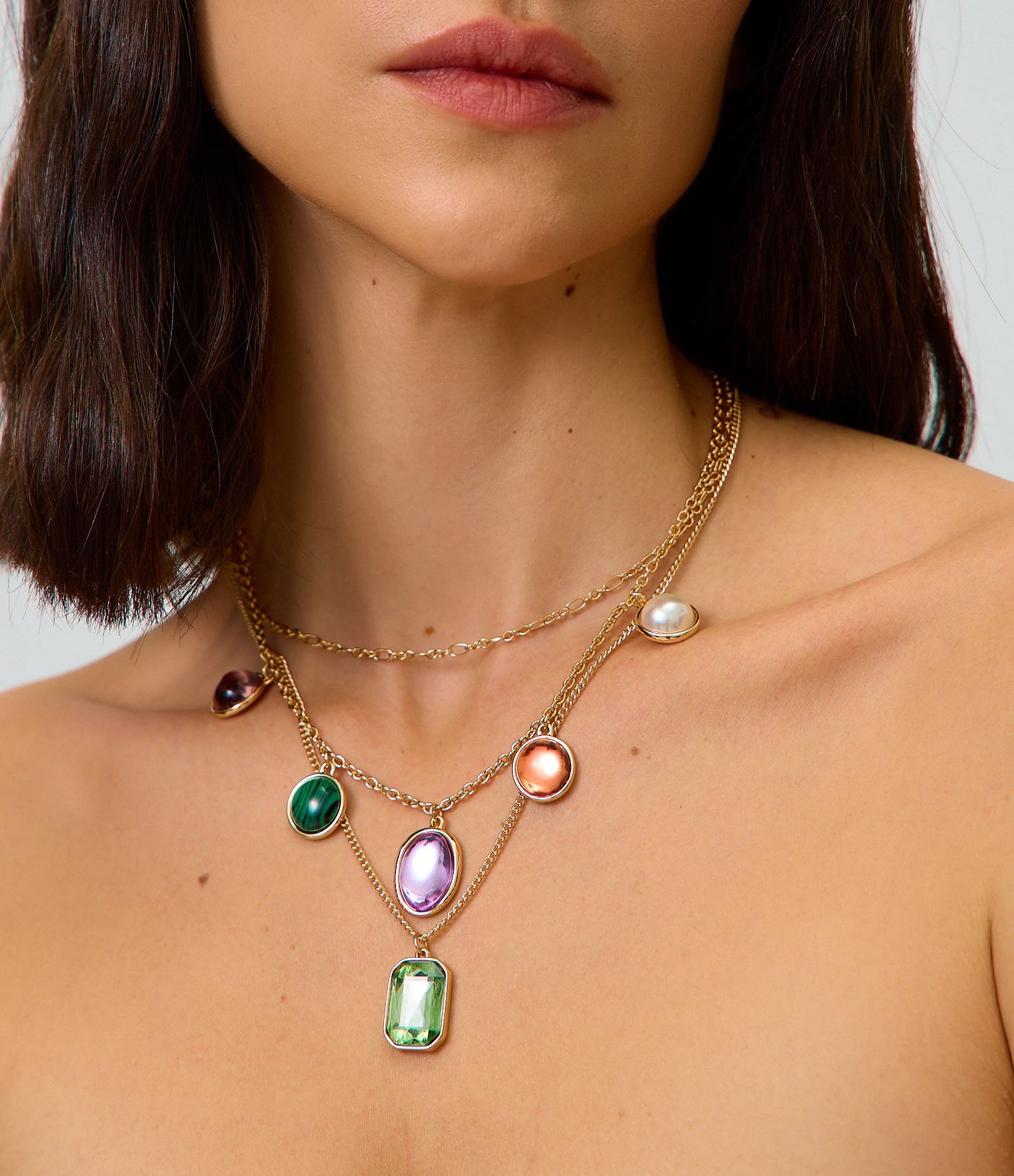 Colar em Camadas com Pingentes de Chatons Dourado 2