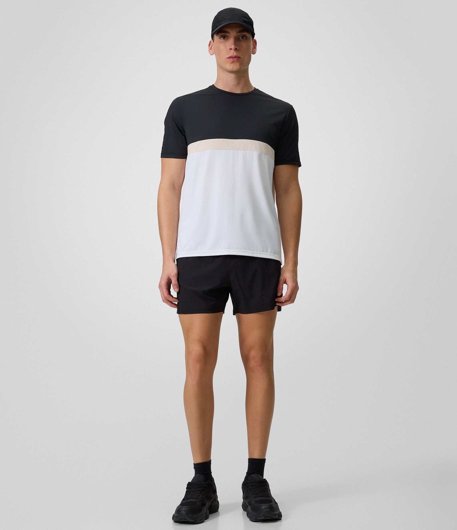 Camiseta Dry Esportiva com Cores Blocadas Preto 2