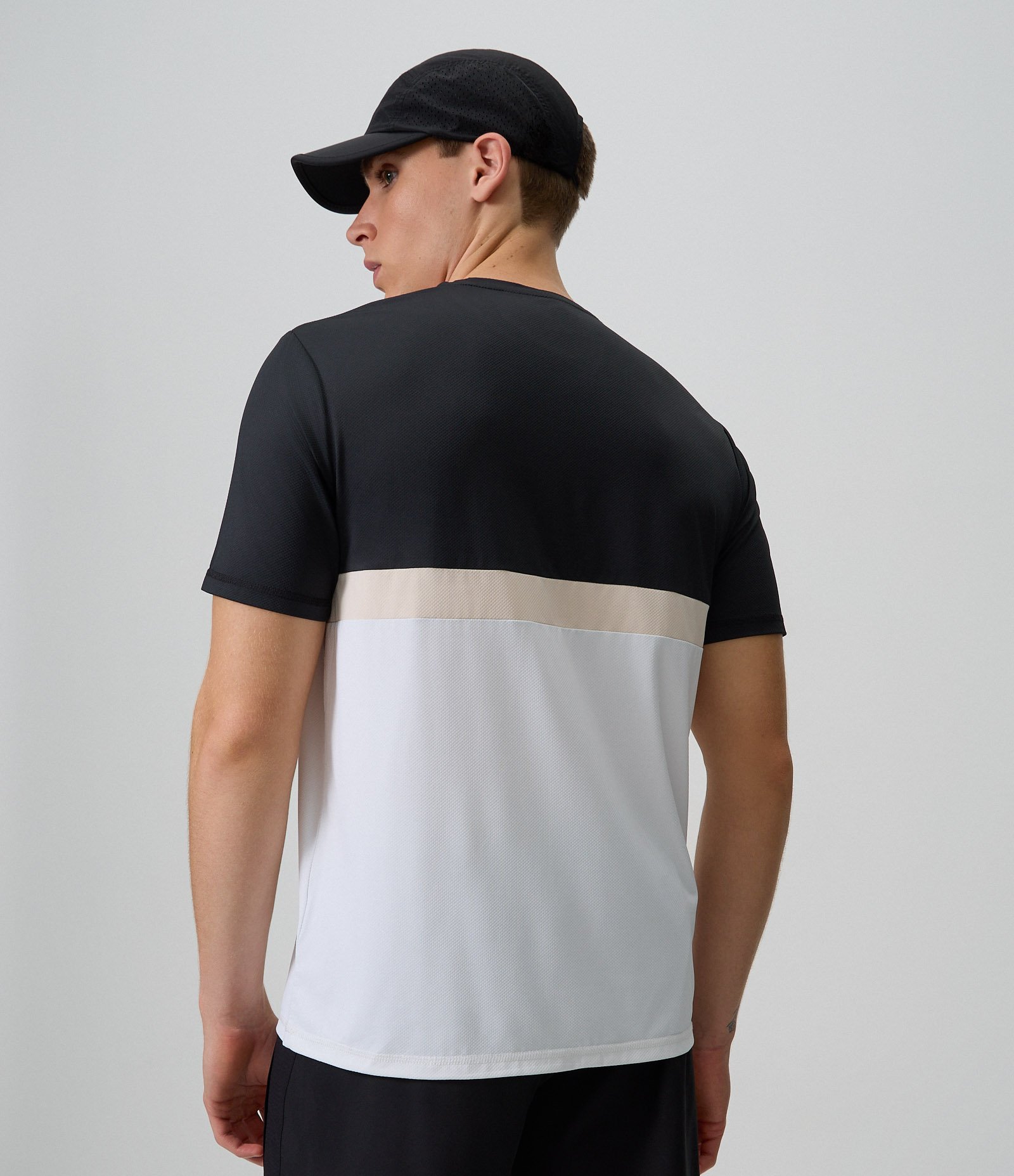 Camiseta Dry Esportiva com Cores Blocadas Preto 3