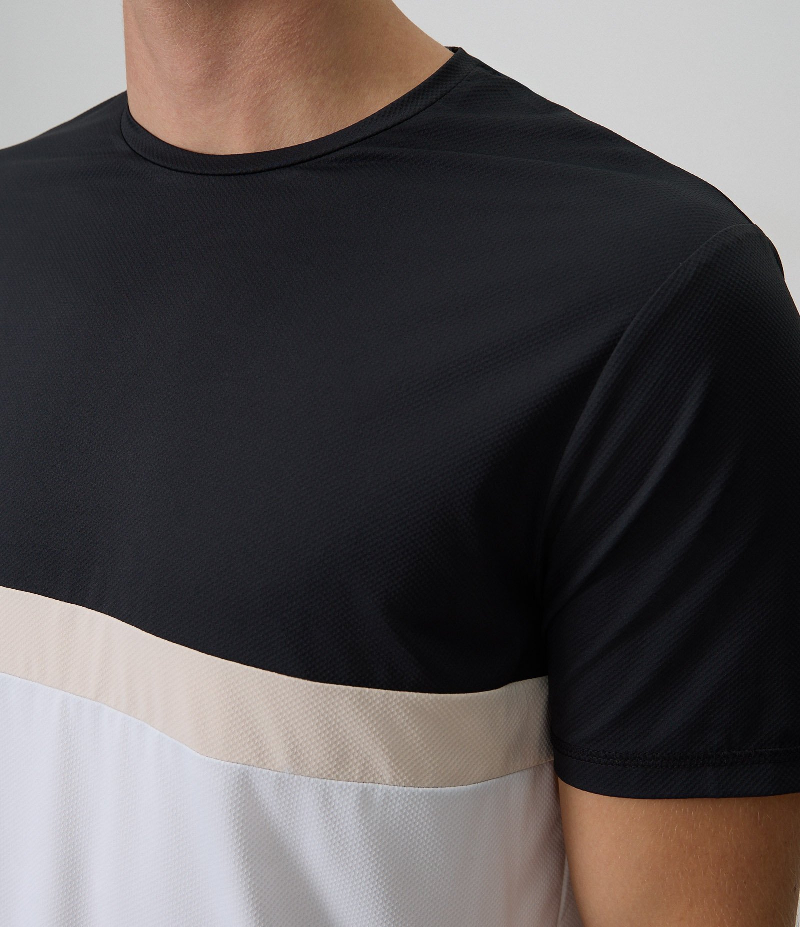 Camiseta Dry Esportiva com Cores Blocadas Preto 4