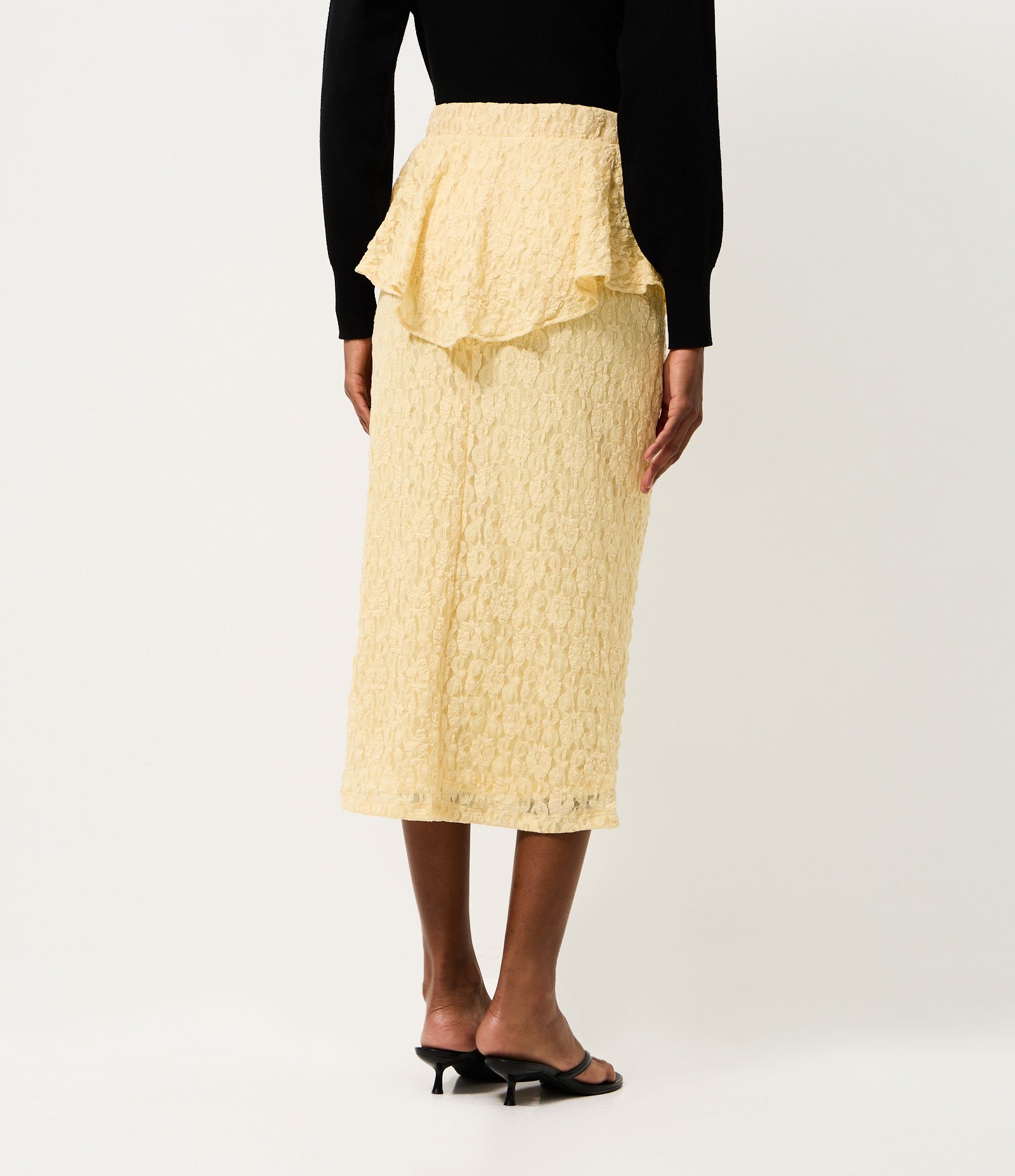 Saia Midi em Renda com Sobreposição Assimétrica Amarelo 4